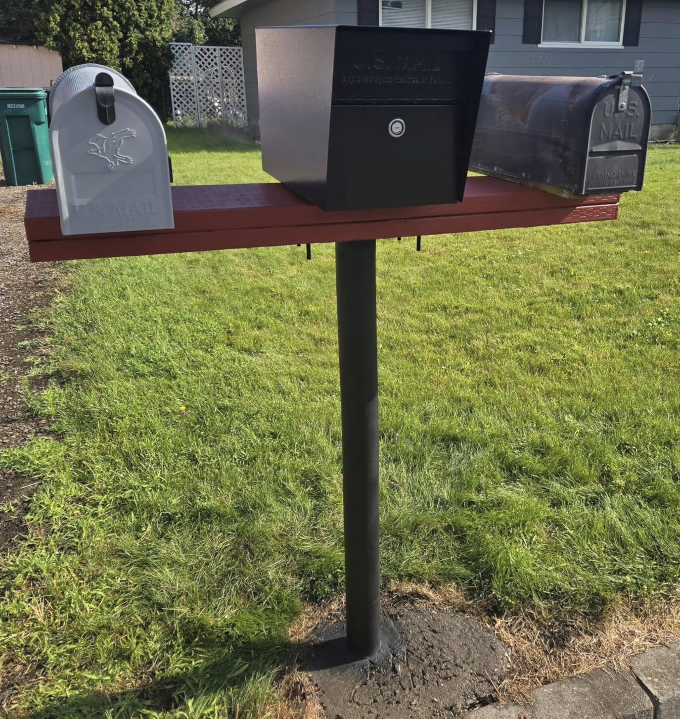 Mail Boss 7500 Mail Manager Pro Curbside Security Locking Mailbox with House Numbers, Mounting Plate and Pull Out Mail Tray, Black customer photo 2