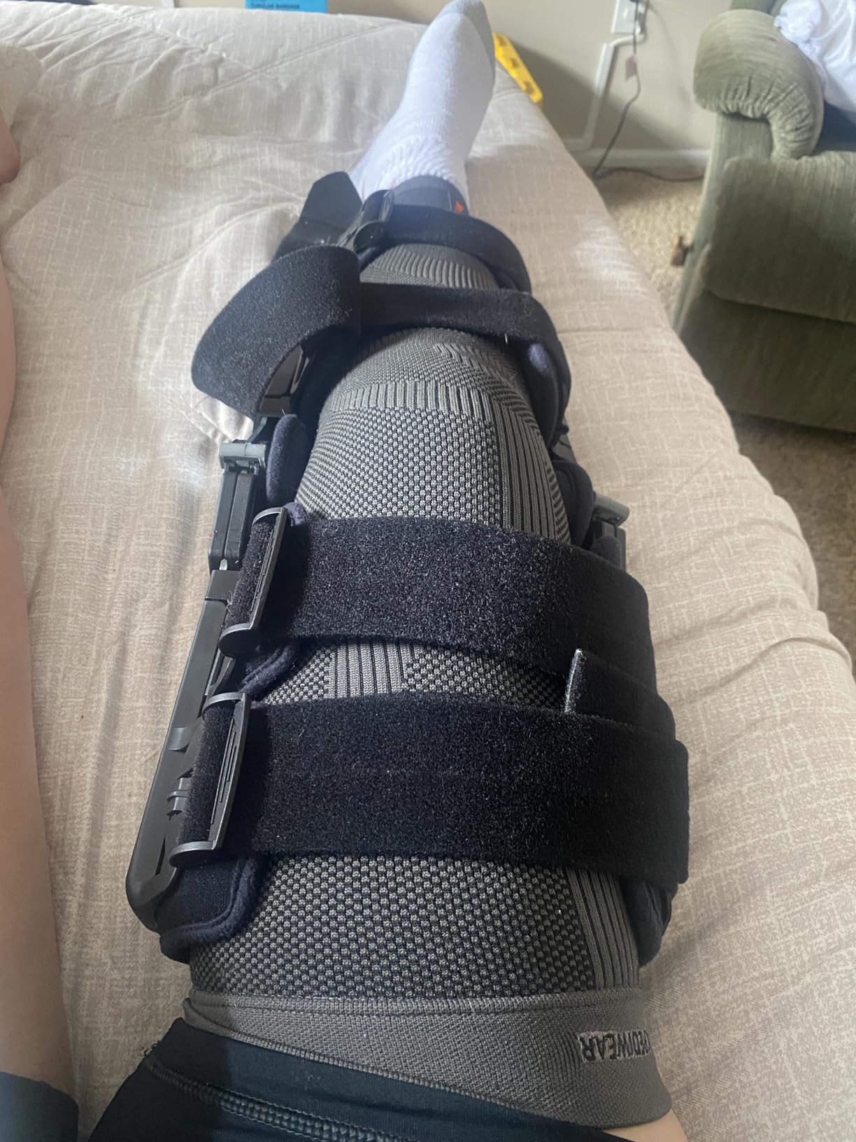 Incrediwear Leg Sleeve - Full Length Long Leg Sleeve for Leg Pain Relief & Muscle Recovery, Helps Reduce Swelling & Inflammation customer photo 1