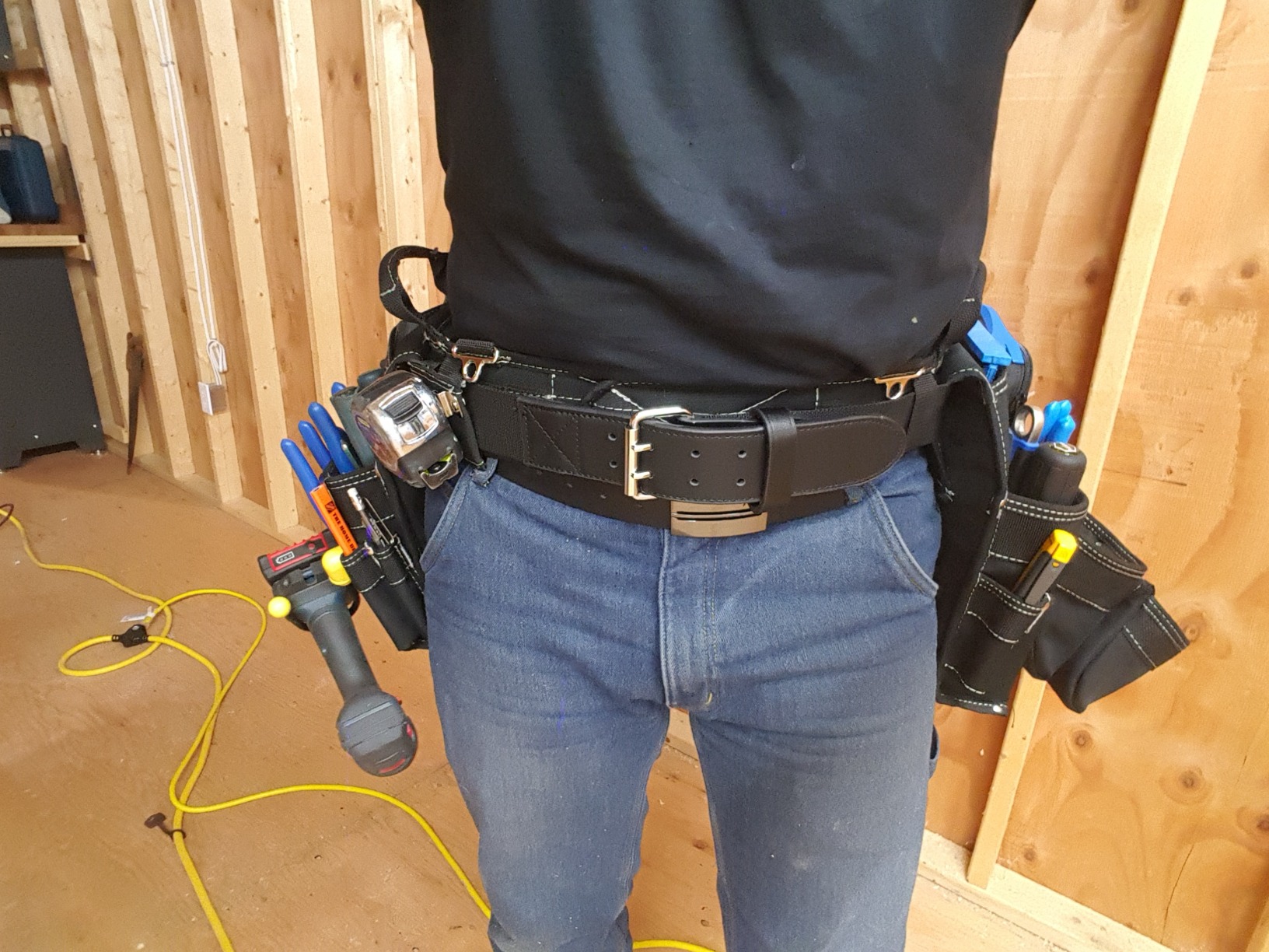 Gatorback B240 Electrician's Combo With Pro-Comfort Back Support Belt. Heavy Duty Work Belt (Medium 31-35 Inches) customer photo 2
