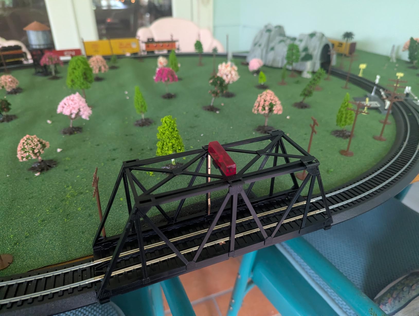 Bachmann Trains E-Z TRACK TRUSS BRIDGE with BLINKING LIGHT- HO Scale customer photo 1
