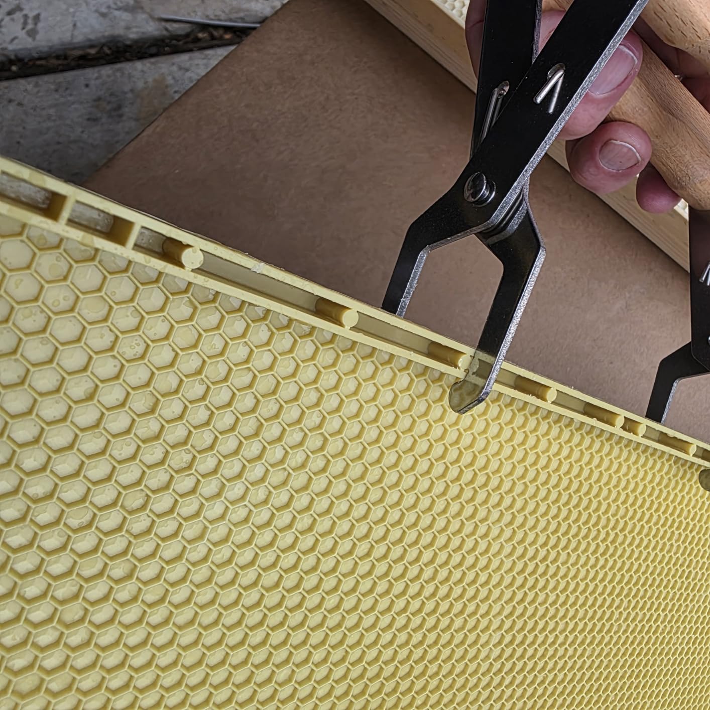 WEICHUAN Bee Hive Frame Grip - Stainless Steel Beekeeping Frame Gripper, Holder and Lifter Tool with Wooden Handle for Beekeeeper customer photo 2
