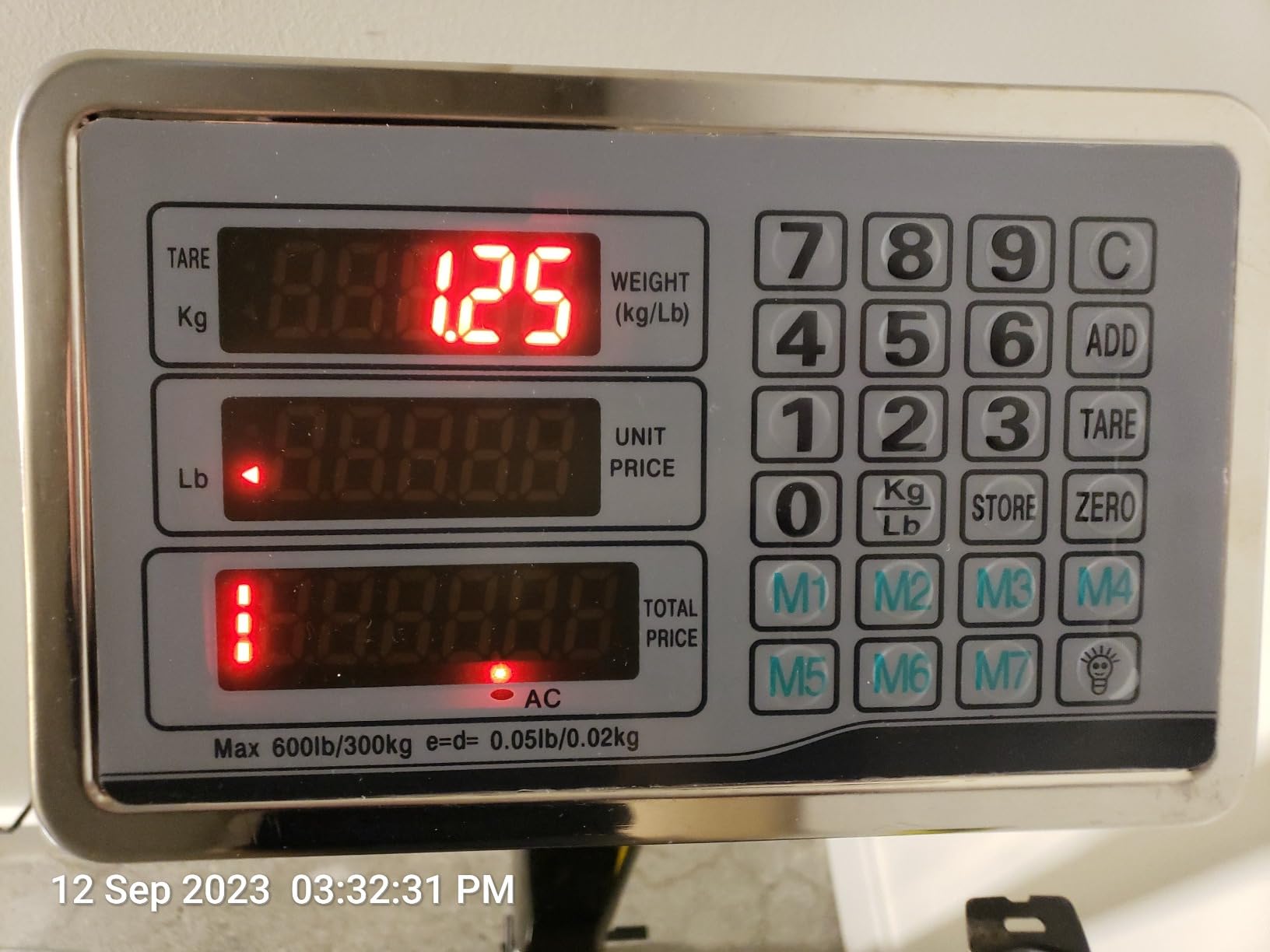 Houseables Industrial Scale, Platform Scale, 600 LB, Large, Weight Machine for Luggage, Shipping, Packages, Floor, Commercial, Heavy Duty, Box, Postal, Laundry, Warehouse, Luggage Weighing, Digital customer photo 1