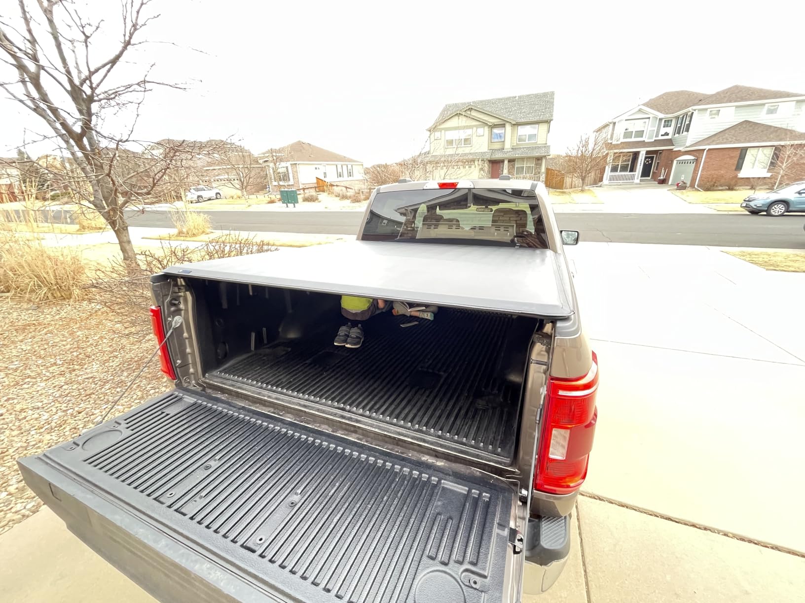 Tyger Auto T1 Soft Roll Up Truck Bed Tonneau Cover Compatible with 2015-2020 Ford F-150 | Styleside 5.5' Bed | TG-BC1F9029, Black customer photo 2