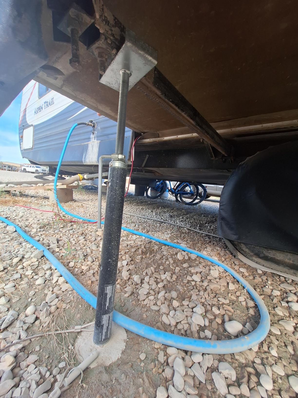 Camco Eaz-Lift RV Slide Out Supports - Heavy-Duty Steel Support Jacks for Camper - Adjustable Height from 19