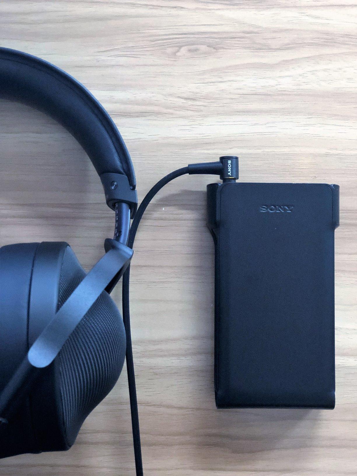 Sony NW-WM1A 128GB Premium Walkman - Digital Music Player with Hi-Res Audio, Black customer photo 2