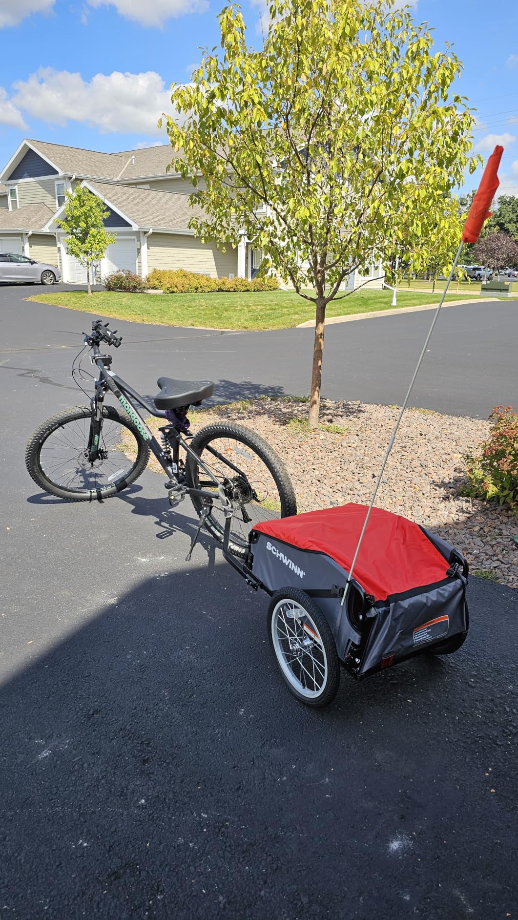 Schwinn Daytripper Bike Cargo Trailer, Holds up to 100 lb, Universal Coupler, Folding Frame customer photo 1