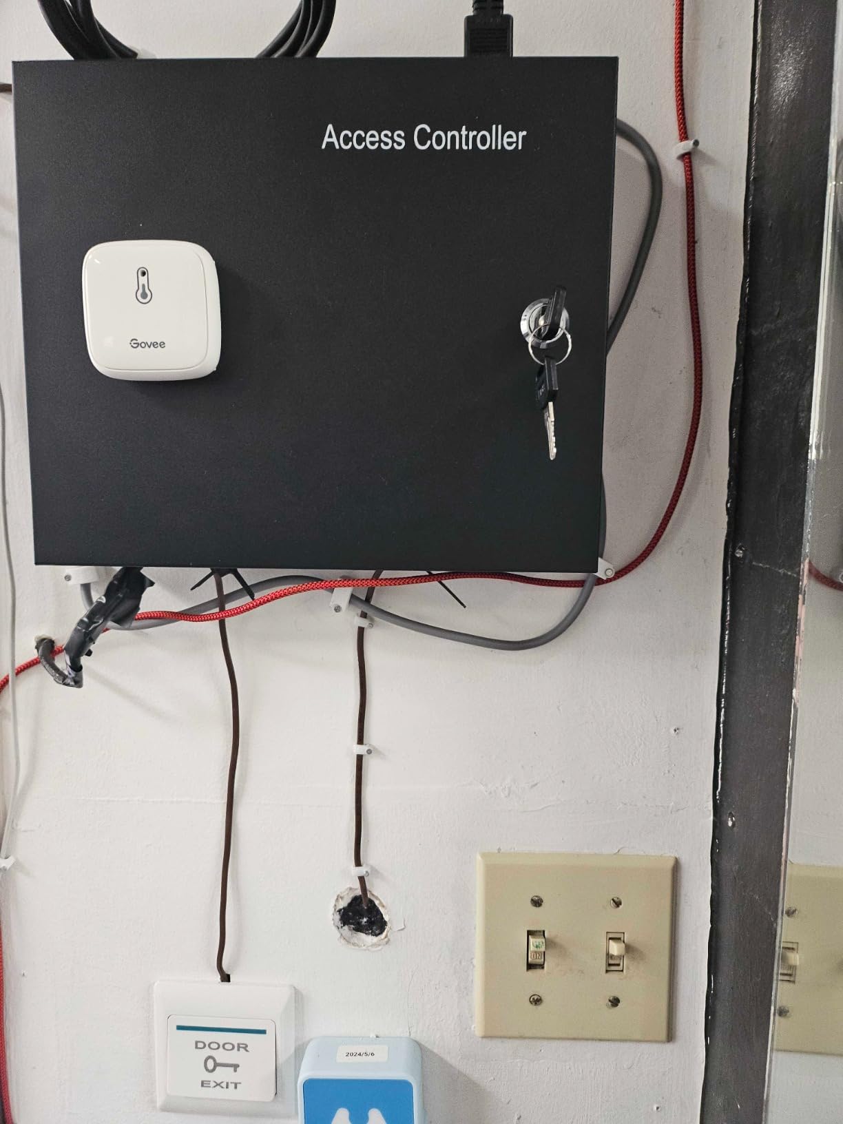 4 Door Access Control System with 600lbs Magnetic Lock Entry Access Control Panel 110V Power Supply Box RFID Reader Exit Button Enroll USB Reader RFID Card Key Fob APP Remote Open Lock customer photo 1