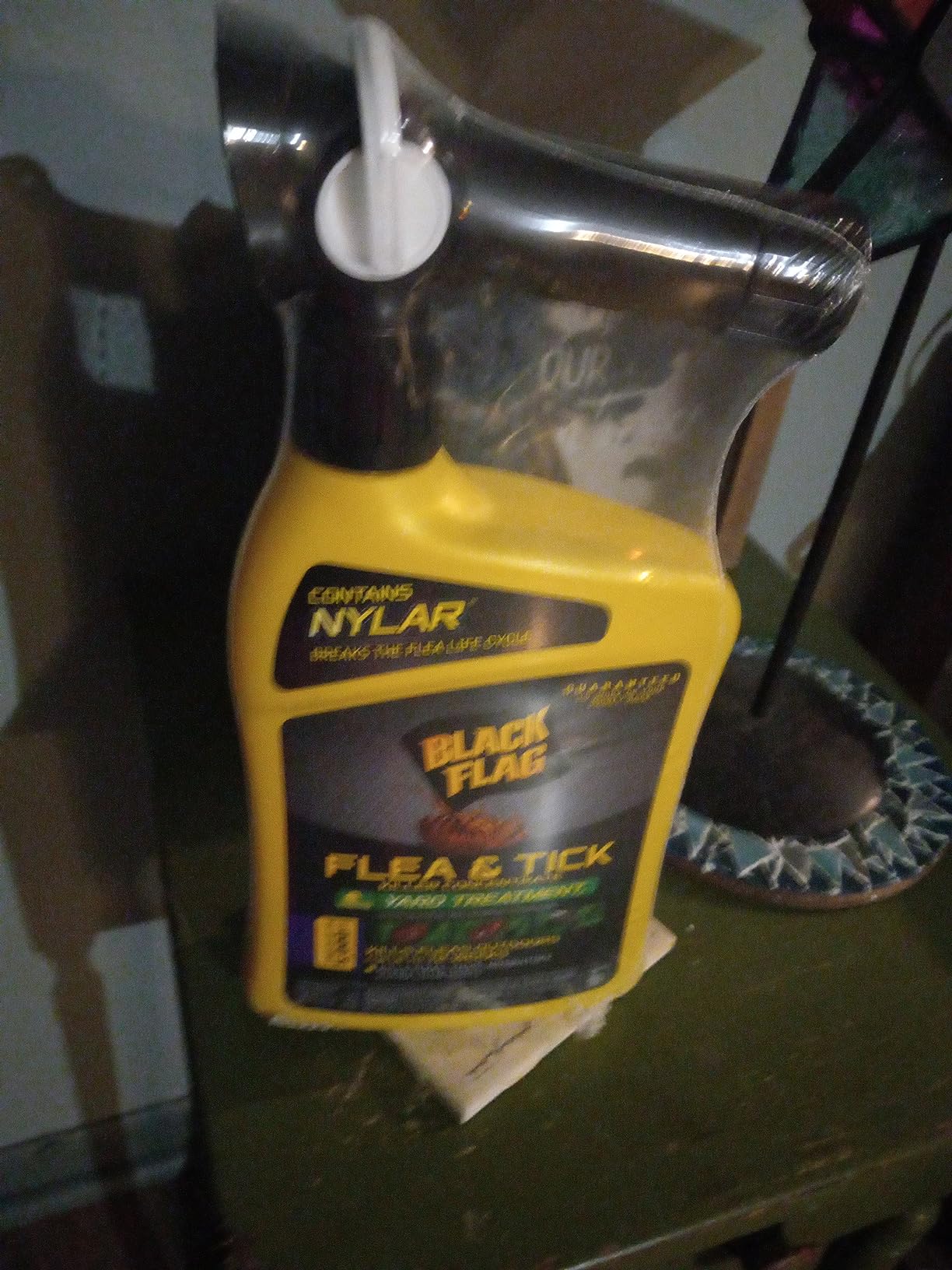Black Flag Flea and Tick Killer Concentrate Yard Treatment, 32 Ounces, Ready To Spray, Quickflip Hose End Sprayer customer photo 2