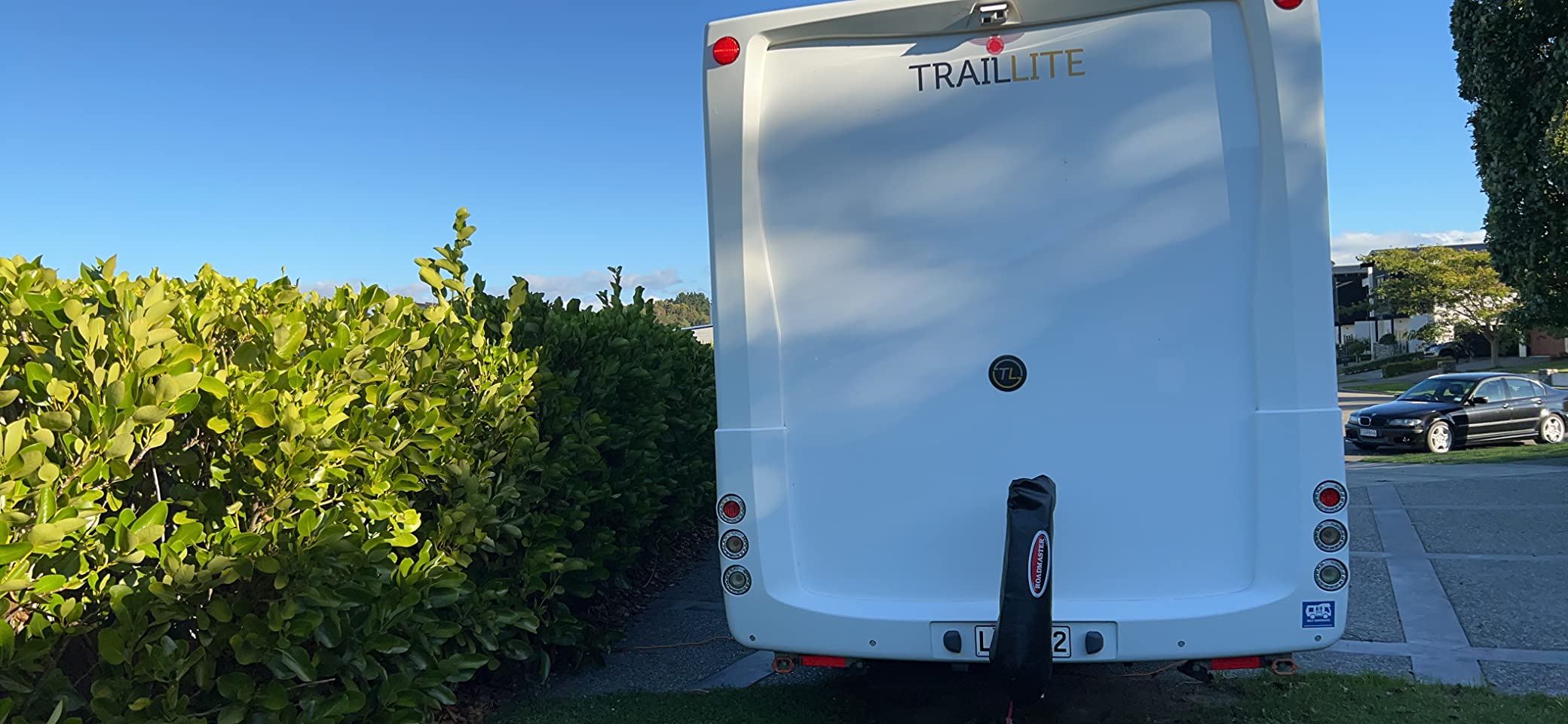 Roadmaster 676 Nighthawk Tow Bar - Hauls Up to 8,000 lbs - Non-Binding Design - Multi-Functional LEDs - Made in USA customer photo 1