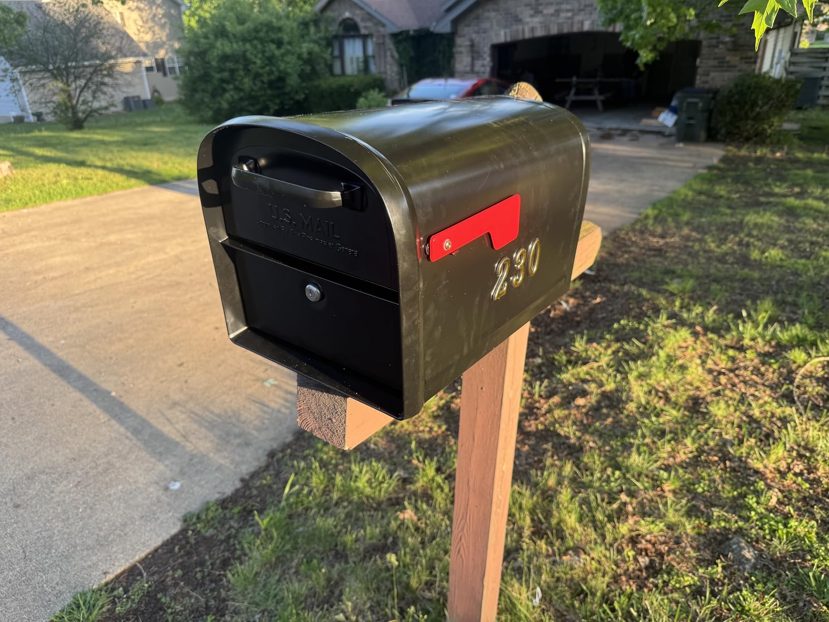 Architectural Mailboxes 6300B-10 Oasis 360 Locking Parcel Mailbox, Extra Large, Black customer photo 2