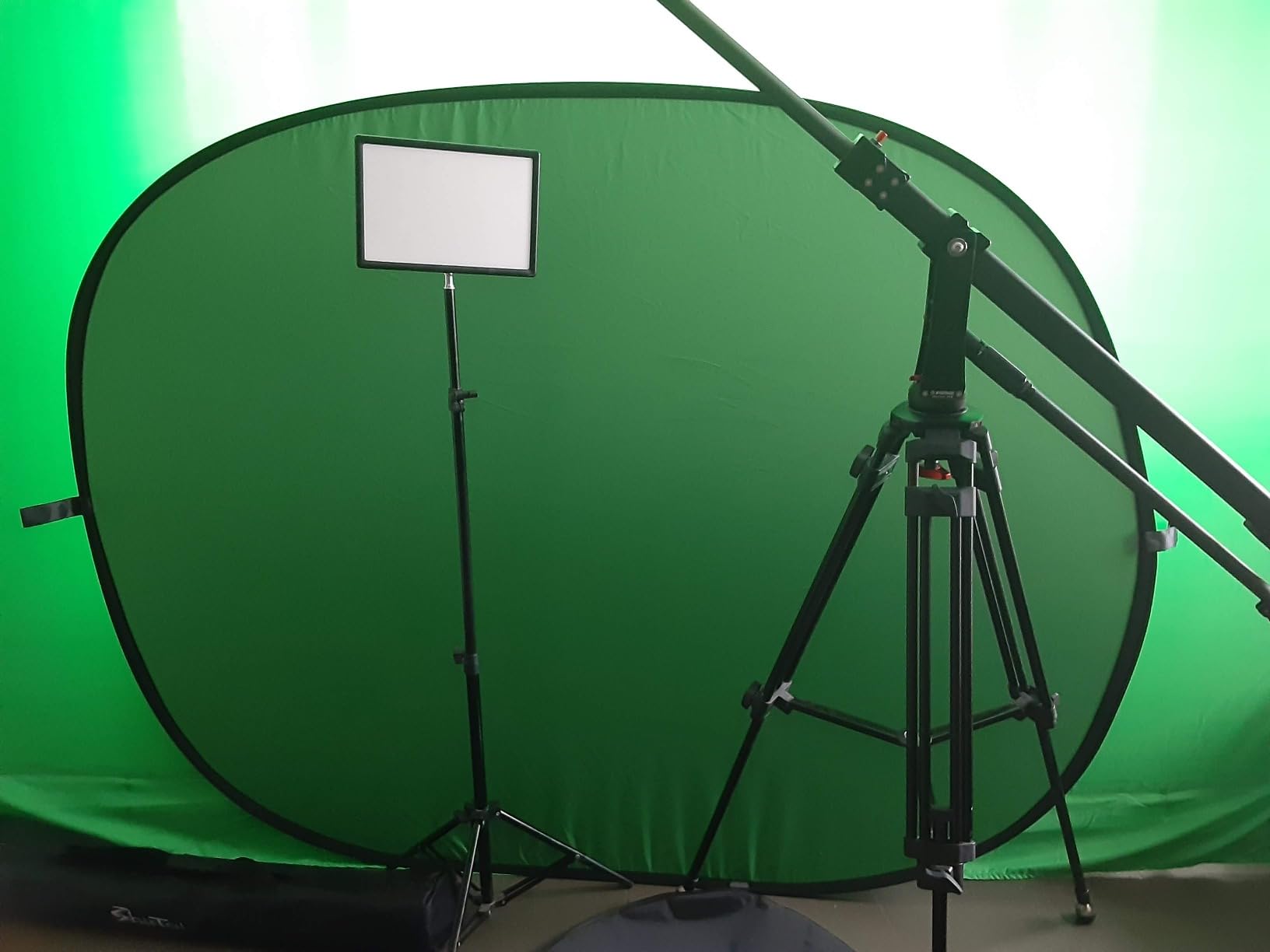5x6.5ft Pop Up Black White Backdrop, Double-Sided Collapsible Portable Background with Carry Bag for Photography, Live Streaming customer photo 1