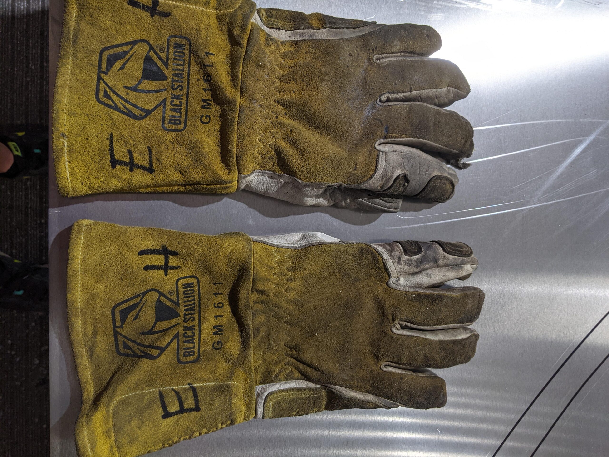 Revco GM1611 Top Grain Leather Cowhide MIG Welding Gloves with Reinforced Palm & Thumb and Index Finger, Seamless Forefinger, 5