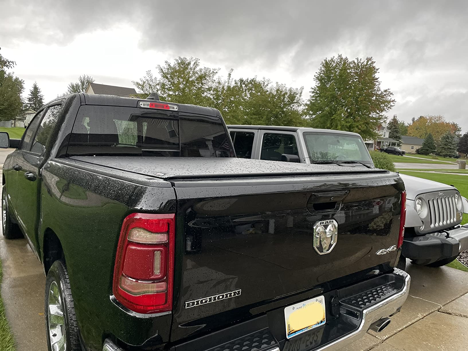TruXedo Lo Pro Soft Roll Up Truck Bed Tonneau Cover | 585901 | Fits 2019 - 2024 Dodge Ram 1500, Does Not Fit w/ Multi-Function (Split) Tailgate 5' 7