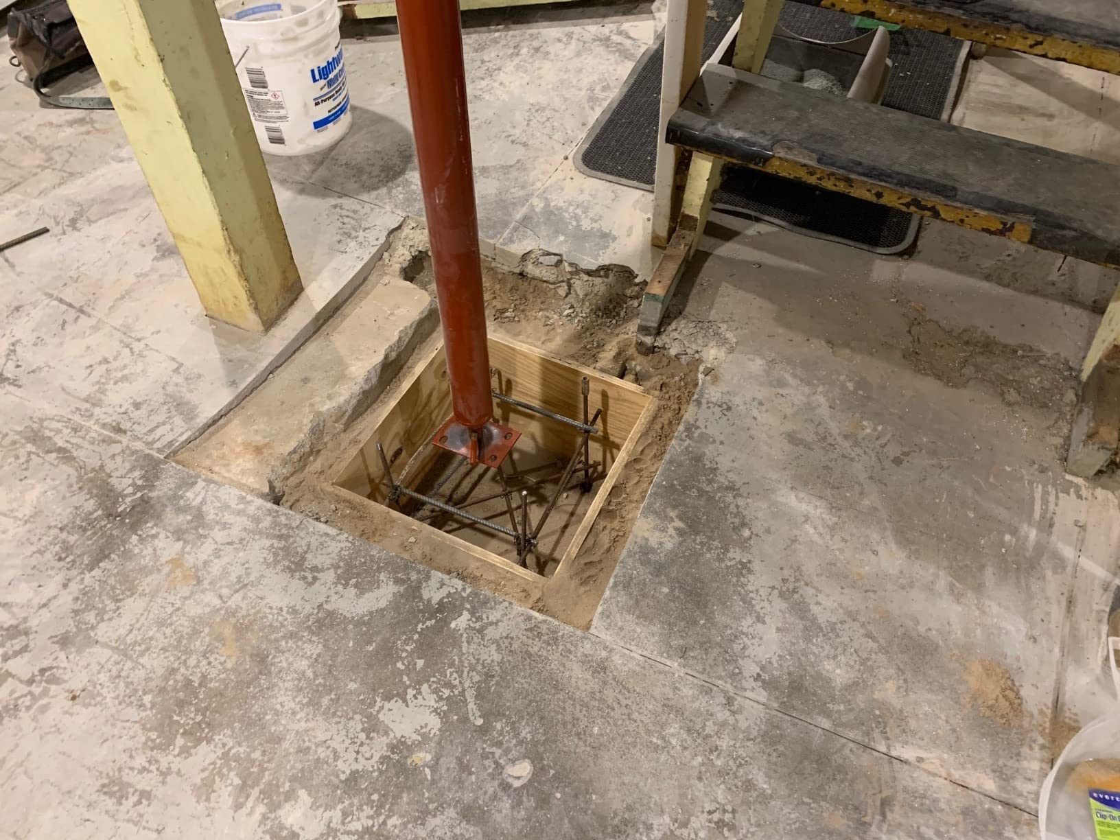 Seeutek Concrete Vibrating Tool - 1500W 16000 RPM Portable Pencil Cement Vibrator to Remove Air Bubbles and Level Concrete with 4.5m (14-3/4ft) Long Shaft Rod, Easy to Use customer photo 2