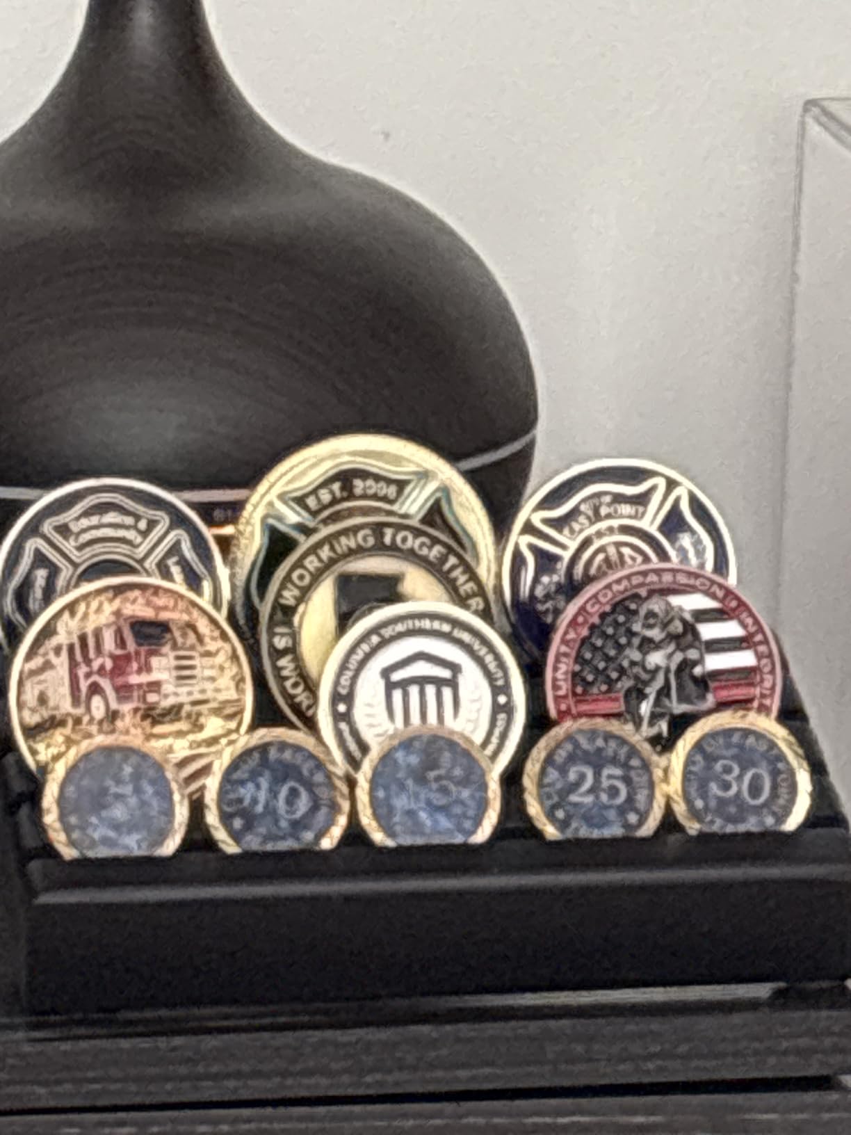 ASmileIndeep Challenge Coin Display Holder, Solid Wood Military Coin Rack Holds 30 Coins, 4 Row Slotted Coin Stand for Desk, Wooden Challenge Coin Display Case for Collectors, Red customer photo 1