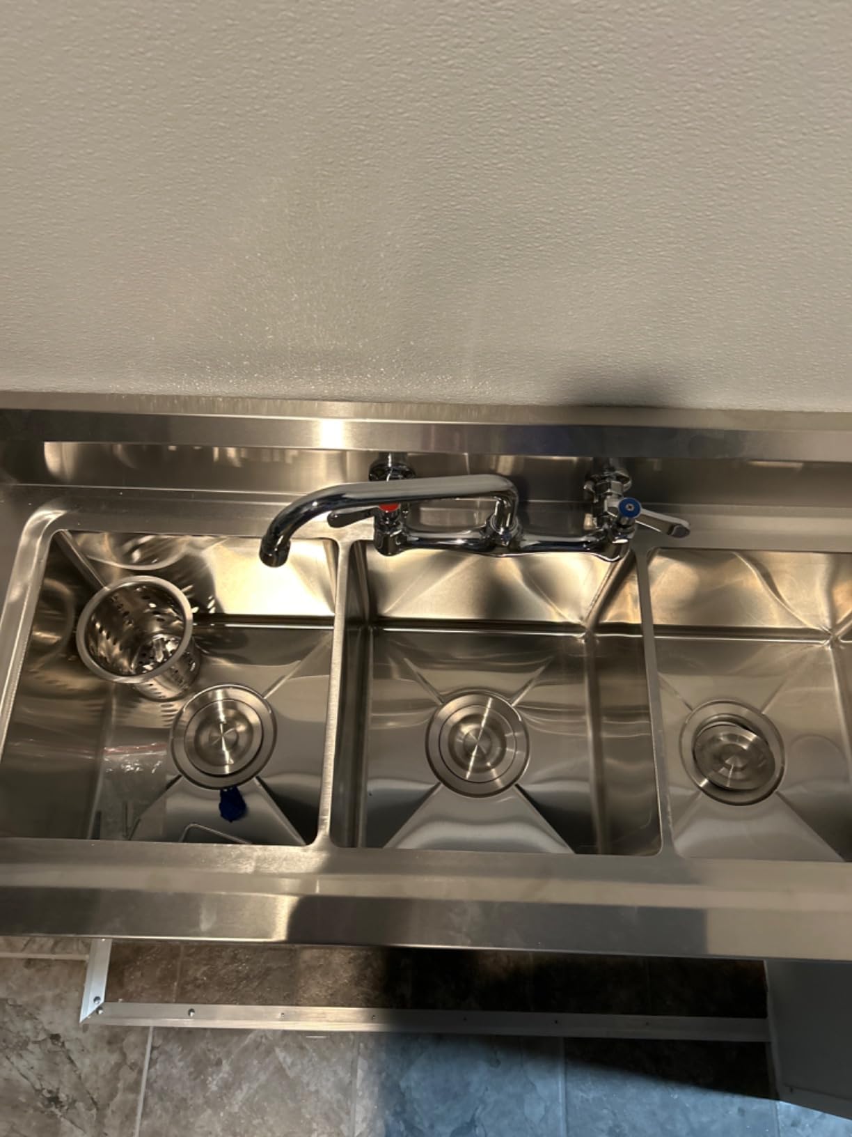 Bonnlo 3-Compartment NSF 304 Stainless Steel Utility Sink Commercial Grade Laundry Tub Culinary Sink for Outdoor Indoor, Garage, Restaurant, Kitchen, Laundry/Utility Room - 39
