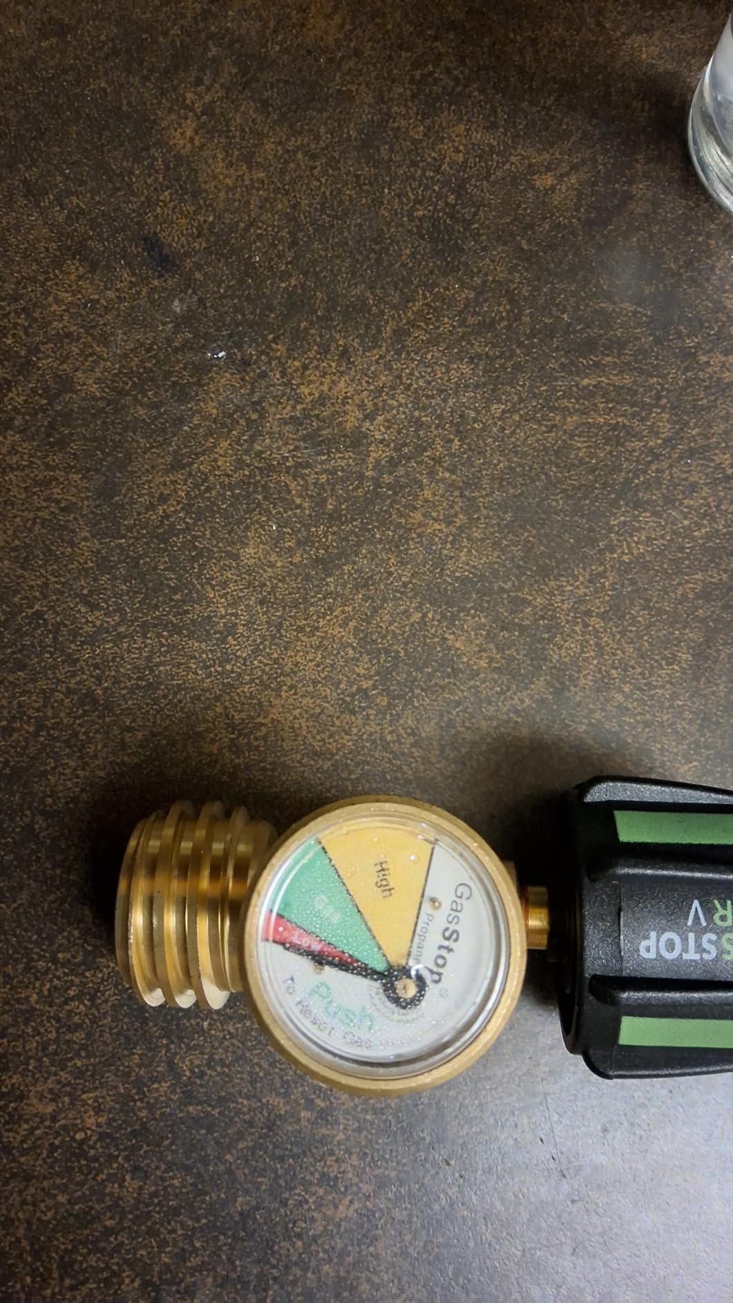 GasStop - Propane Tank Gauge with Leak Detector & Emergency Shut-Off - Pressure Indicator Universal Meter - RV & Camper Accessories customer photo 2