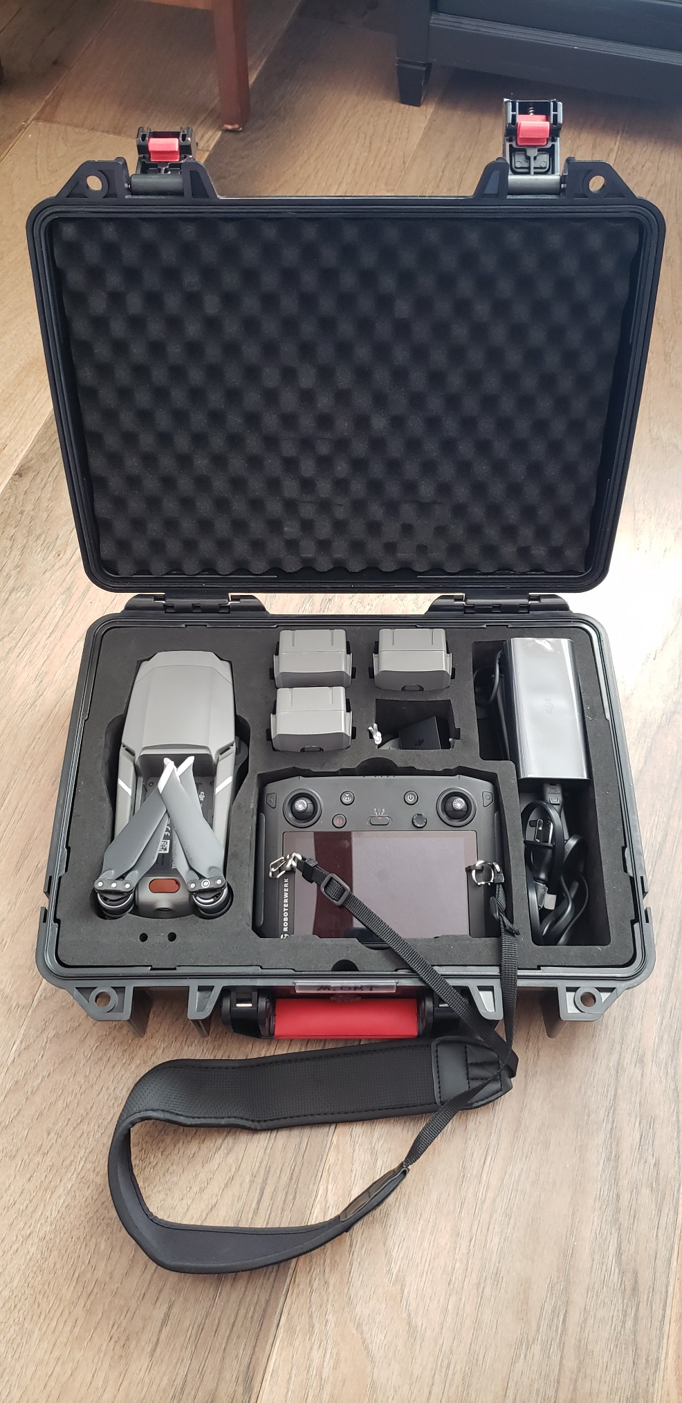 Smatree 17.6L Carrying Case Compatible with DJI Mavic 2 Pro/Mavic 2 Zoom with Pre-Cut Foam for DJI Smart Controller and Remote Controller customer photo 1