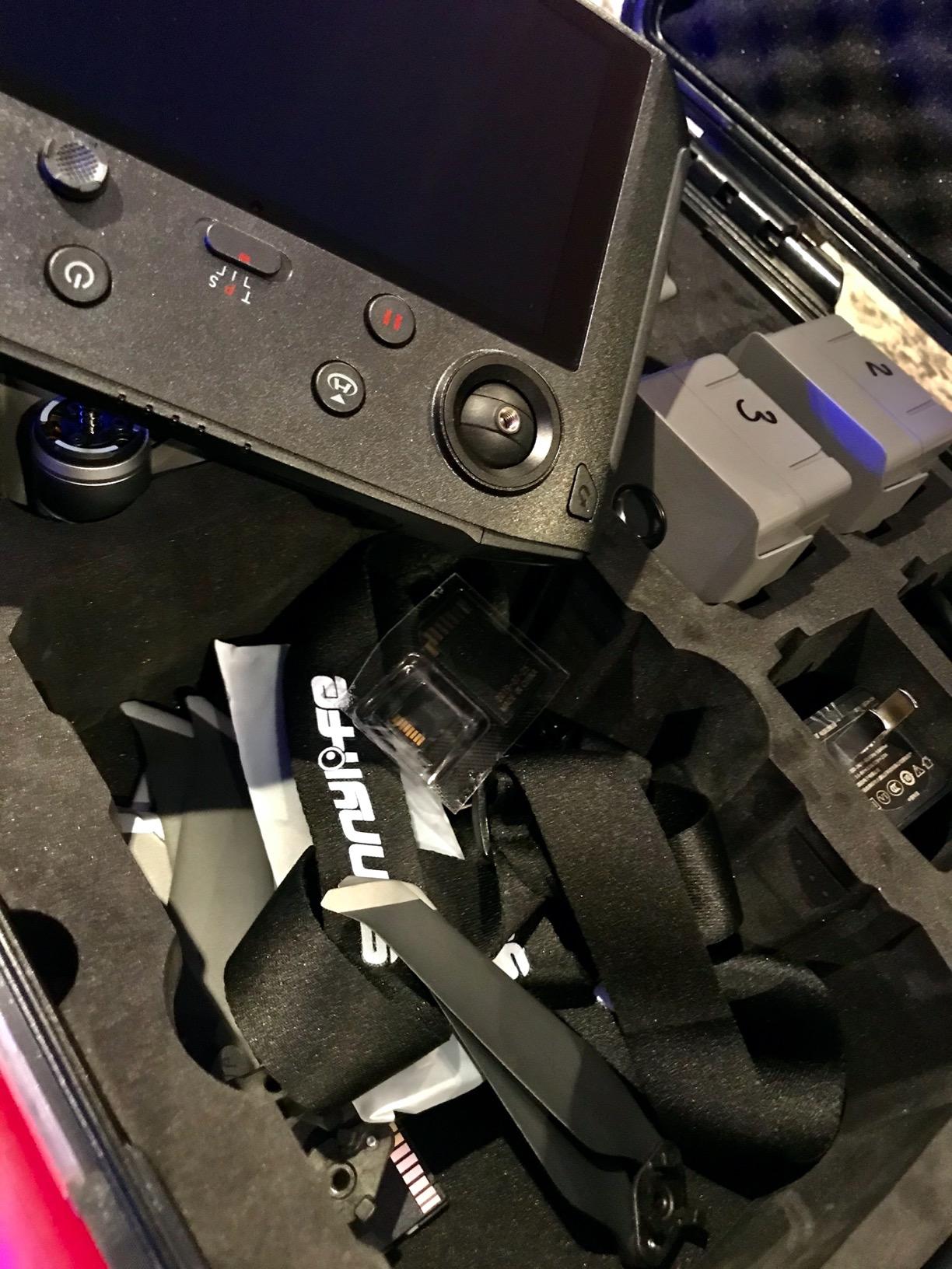 Smatree 17.6L Carrying Case Compatible with DJI Mavic 2 Pro/Mavic 2 Zoom with Pre-Cut Foam for DJI Smart Controller and Remote Controller customer photo 2