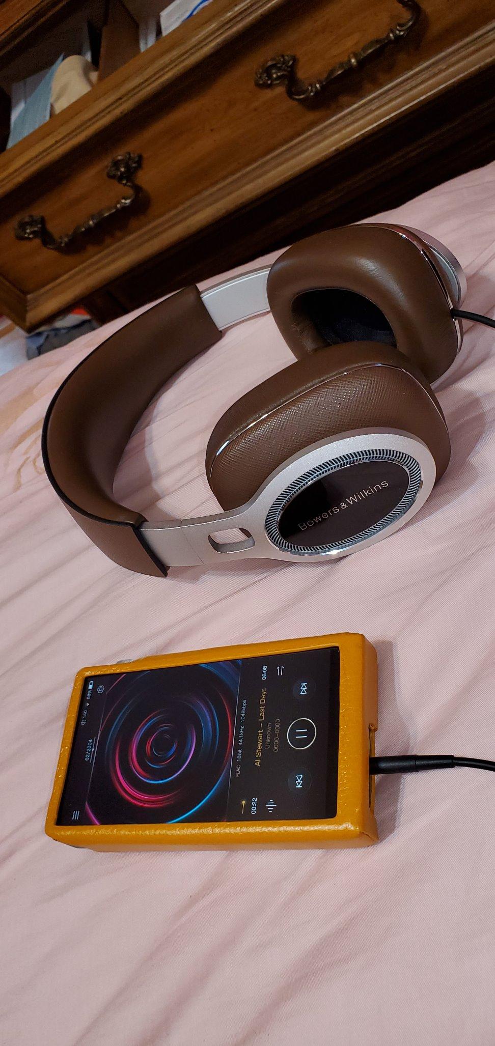 iBasso DX220 High Resolution Reference Digital Audio Player with 5.0-inch 1080P LCD, Dual ES9028PRO, 8-core CPU, Two-Way Bluetooth 5.0 (Titanium) customer photo 2