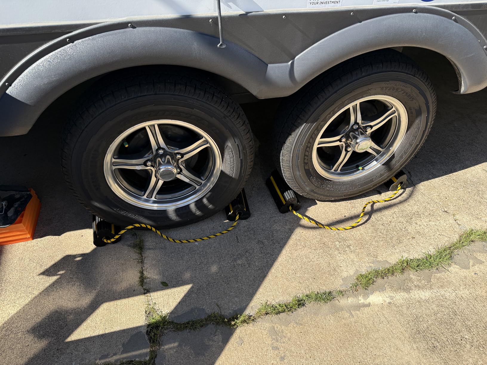 ROBLOCK Heavy Duty Wheel Chocks, Rubber Wheel Block Non-Slip Base with Nylon Rope Yellow Reflective Tape - 1 Pair Black, Wheel Stoppers for Travel Trailers, RV, Aircraft, Car, Camper, Truck customer photo 1