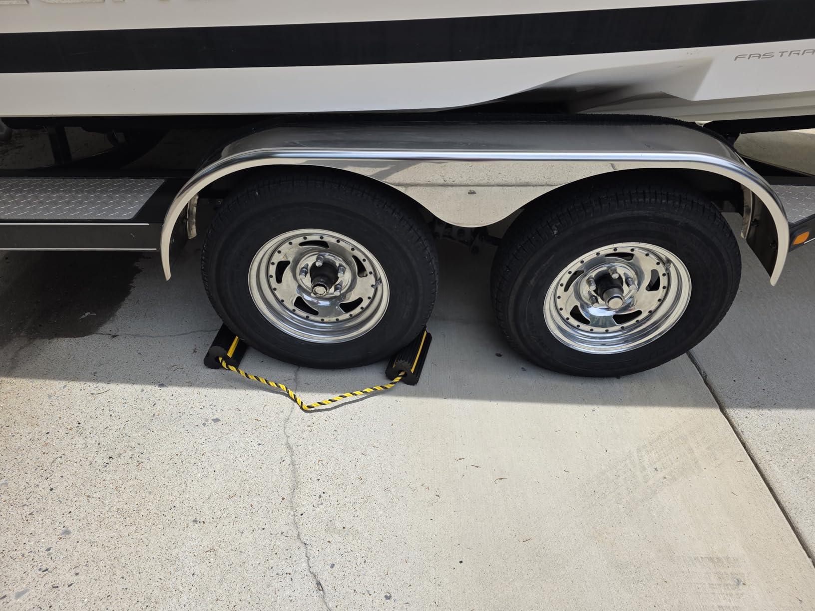 ROBLOCK Heavy Duty Wheel Chocks, Rubber Wheel Block Non-Slip Base with Nylon Rope Yellow Reflective Tape - 1 Pair Black, Wheel Stoppers for Travel Trailers, RV, Aircraft, Car, Camper, Truck customer photo 2