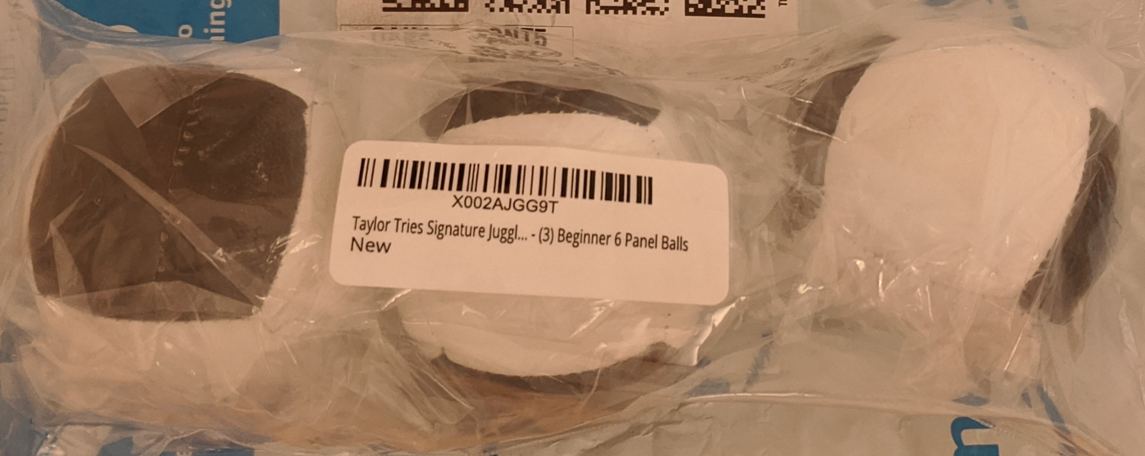 Zeekio - Taylor Tries Signature Beginner Juggling Ball Set - for Beginners, All Levels & All Ages - 6 Panel Synthetic Leather Ball Durable - 110 Grams 62mm - Set of 3 customer photo 1
