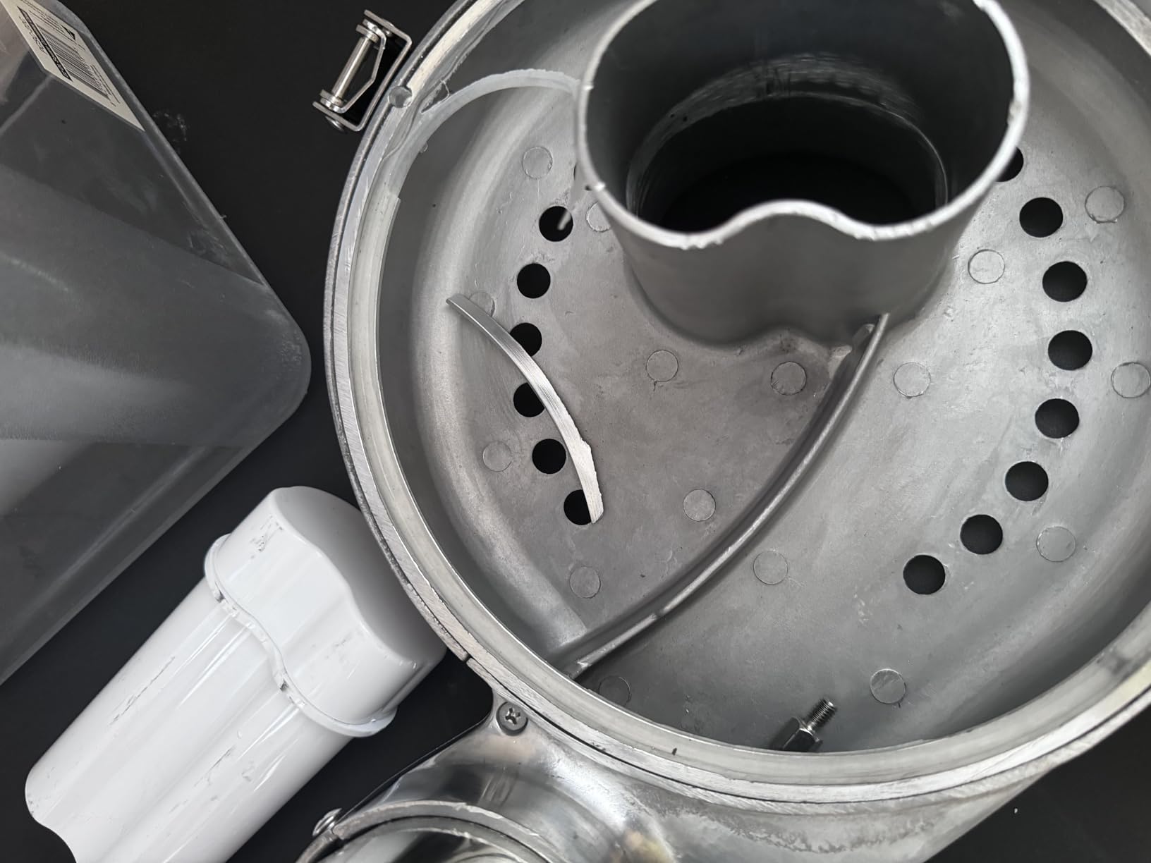 VBENLEM Commercial Juice Extractor Heavy Duty Juicer Aluminum Casting and Stainless Steel Constructed Centrifugal Juice Extractor Juicing both Fruit and Vegetable customer photo 1