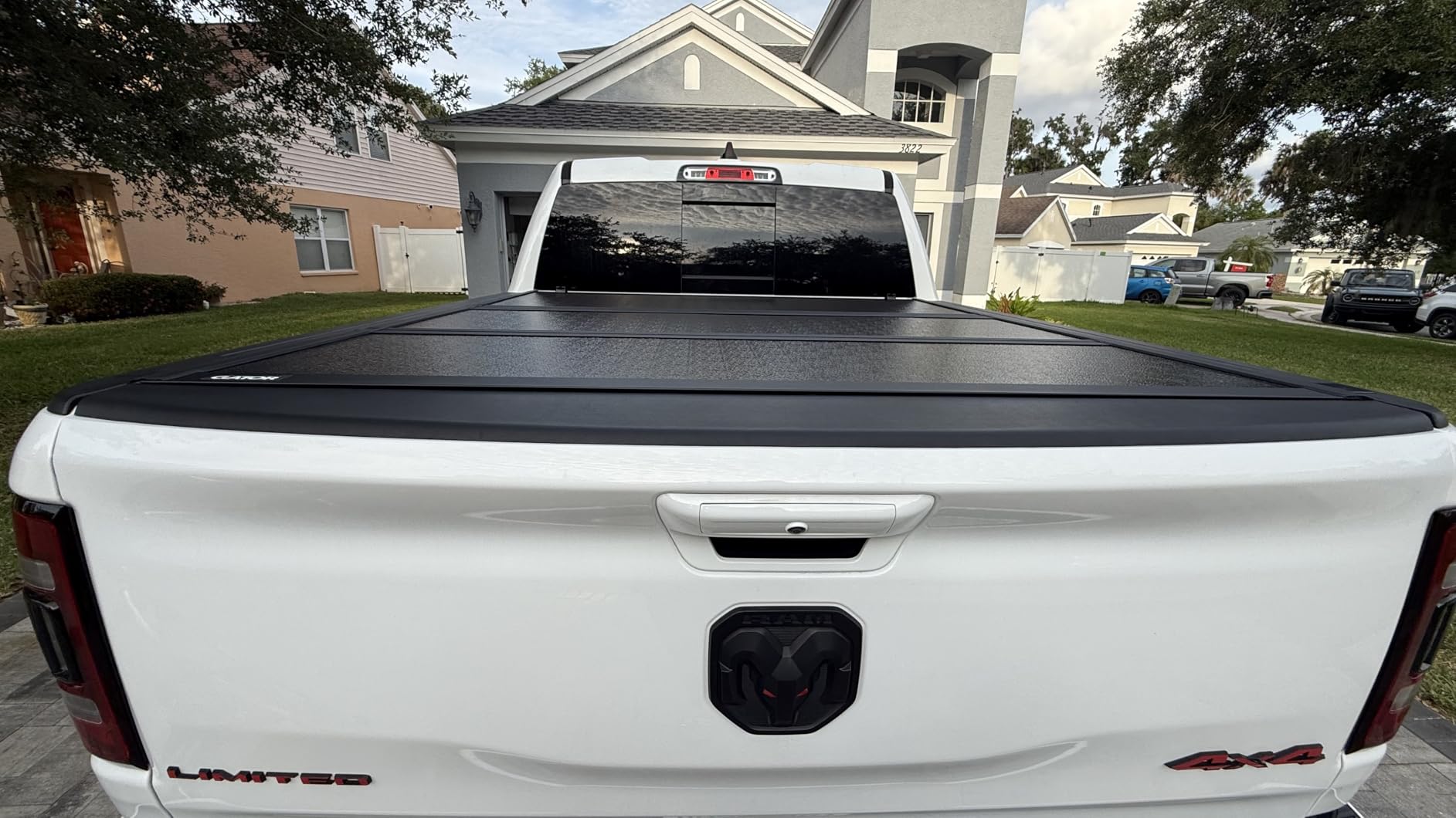Gator EFX Hard Tri-Fold Truck Bed Tonneau Cover - Heavy-Duty Truck Bed Protection - Durable Aluminum Panels - Hard Folding Tonneau Cover - 2019-2025 Dodge Ram 1500 - 5'7