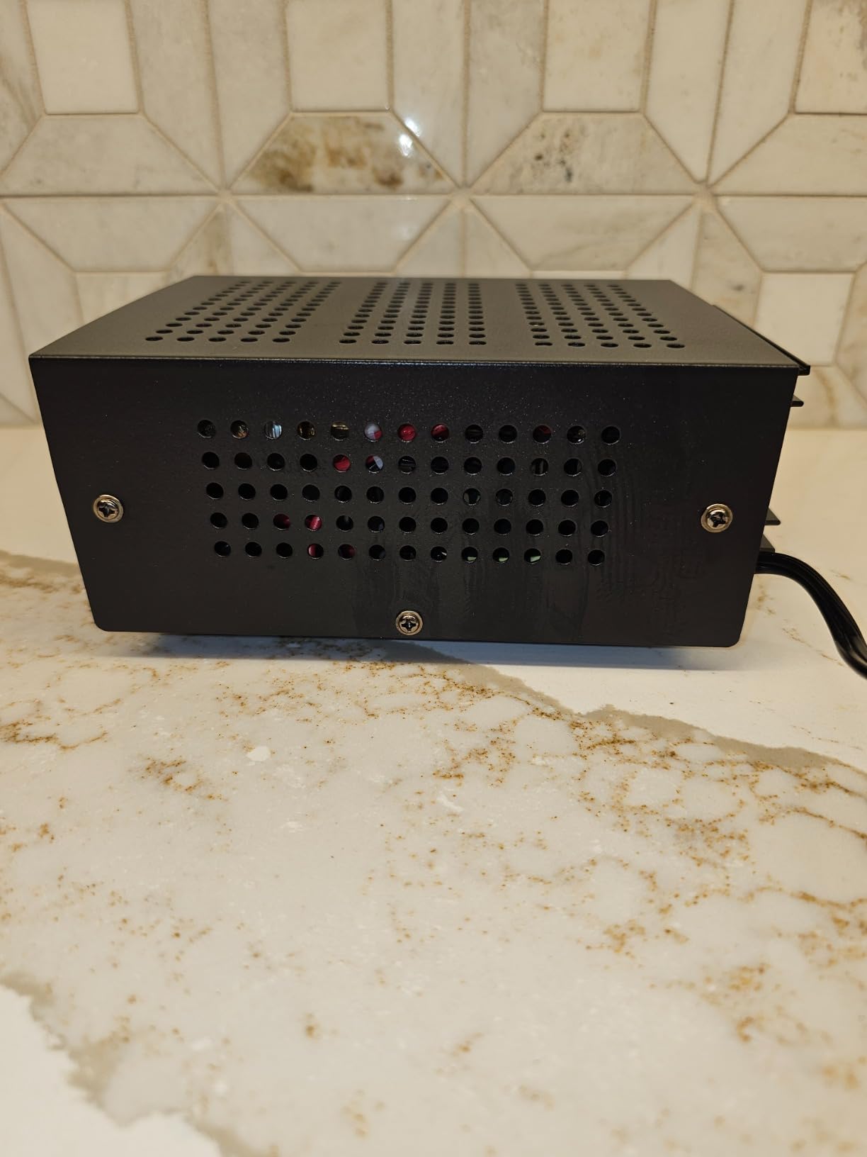 Universal Compact Bench Power Supply - 7 Amp Regulated Home Lab Benchtop AC-DC Converter Power Supply for CB Radio, HAM with 13.8 Volt DC 120V AC Supply, Dual USB, Cigarette Lighter - Pyramid PSU990KX customer photo 2
