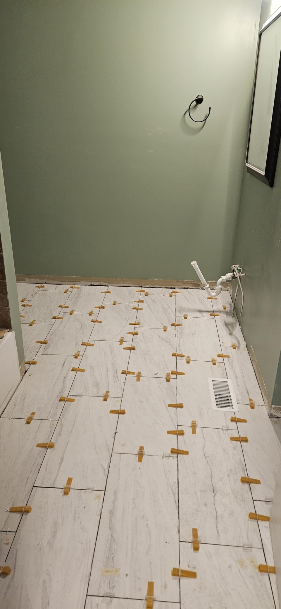 DGSL Tile Leveling System with Tile Plier - 300-Piece Tile Spacers Clips and 100-Piece Reusable Wedges - Tile Tools Set for Stone Installation (1/8 Inch Tile Spacers) customer photo 2