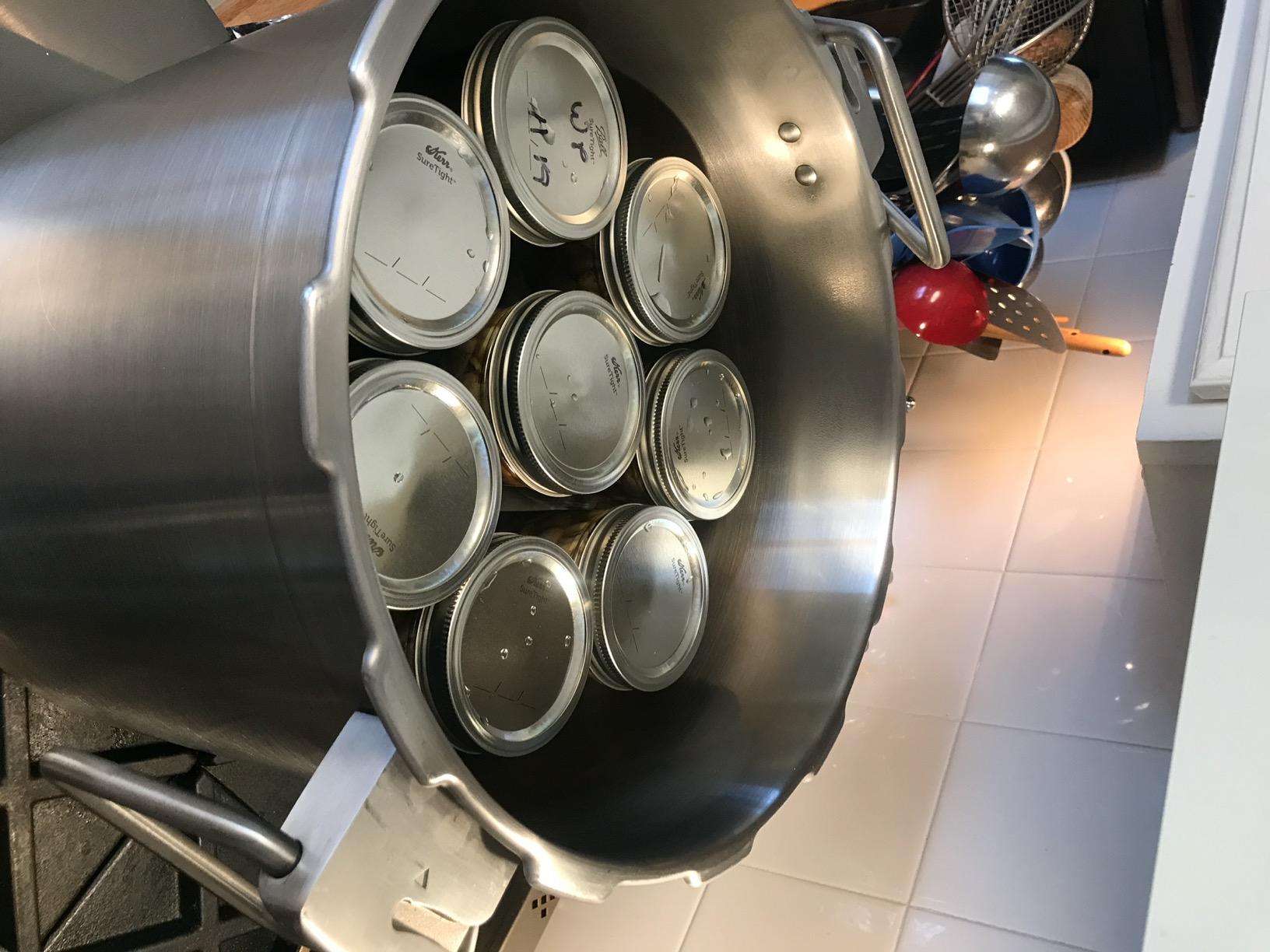 Buffalo 37 Quart Stainless Steel Pressure Cooker Extra Large Canning Pot with Rack and Lid for Commercial Use - Easy to Clean Stove Top Pressure Canner, Can Cooker - Safety Goods Certificate QCP435 customer photo 2