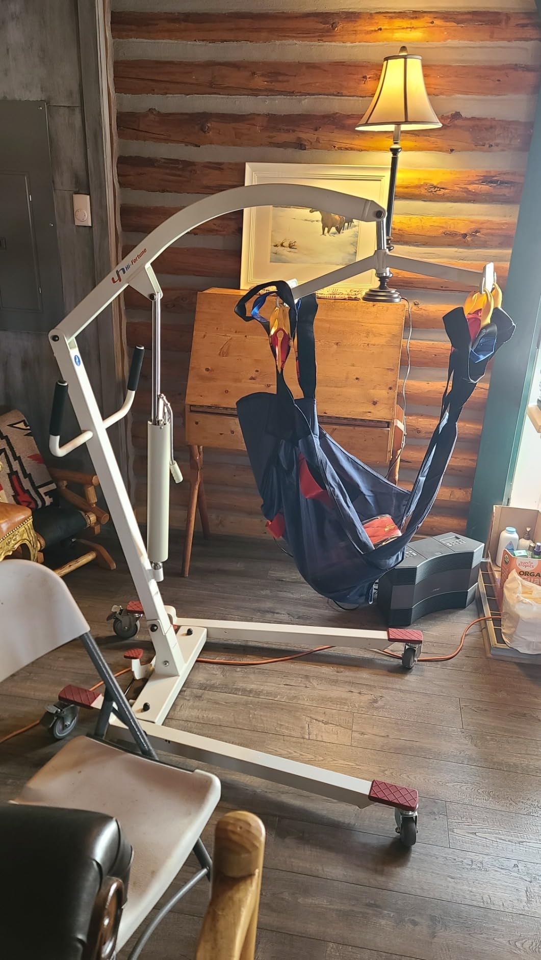 Patient Lift Electric Foldable Hydraulic Body Transfer for Home Use Seniors Free-Assembly Heavy-Duty, Battery-Powered with Low Base, 400lb Weight Capacity with U-Sling, White customer photo 1