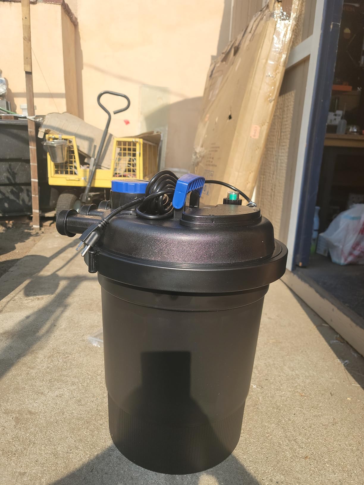 HAPPYGRILL 2642 GPH Pond Filter with 13W UV-C Light & Bio Balls, 4 Adapters customer photo 2