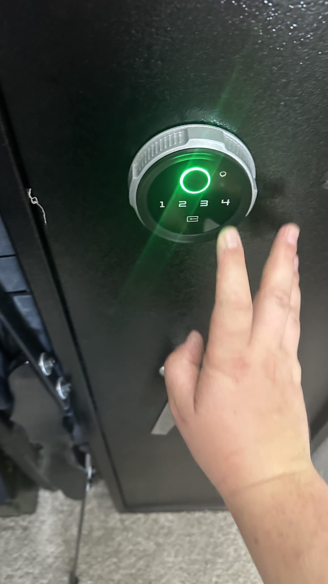 Large Biometric Rifle Safe, Quick Access 5-7 Gun Fingerprint Metal Rifle Gun Security Cabinet (with/Without Scope) with Separate Pistol/Handgun Lock Box (New and Improved Biometric Fingprint Rifle) customer photo 1