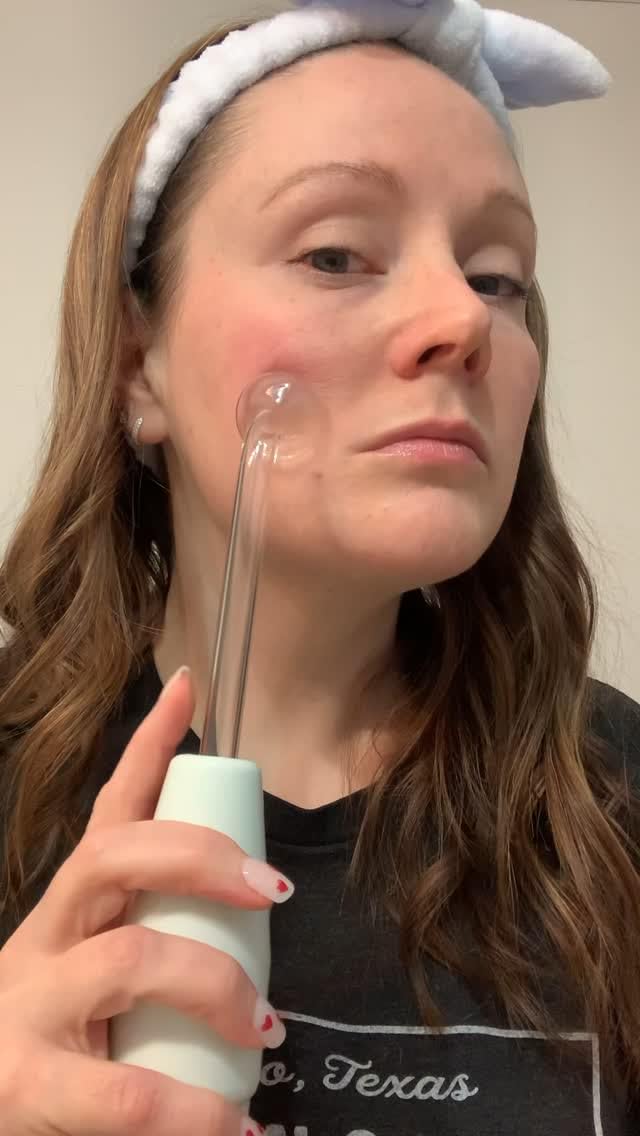 Pure Daily Care NuDerma Clinical Portable Skin Therapy Wand, Machine with 6 Fusion Neon + Argon Wands - Anti Aging - Clarifying - Skin Tightening & Radiance customer photo 2