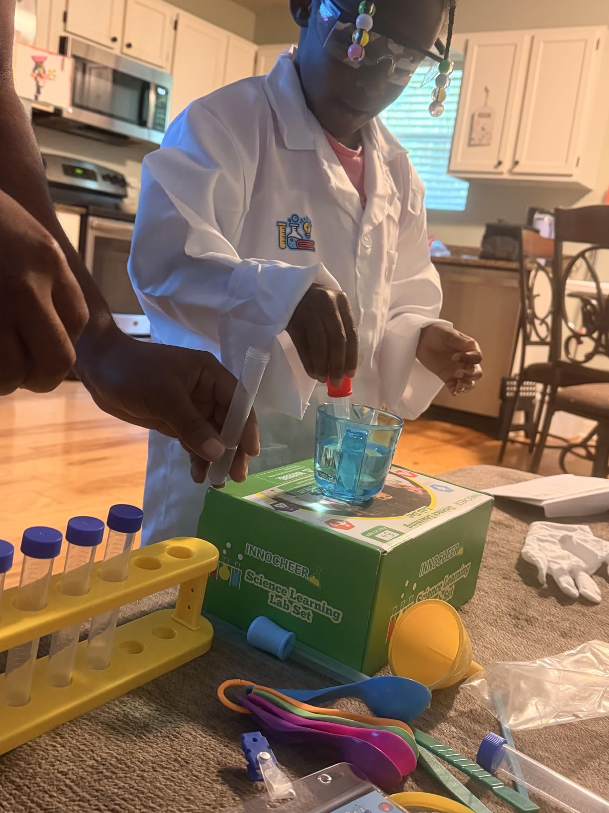 INNOCHEER Kids Science Experiment Kit with Lab Coat Scientist Costume Dress Up and Role Play Toys Gift for Boys Girls Kids Age 6+ Christmas Birthday Party customer photo 1