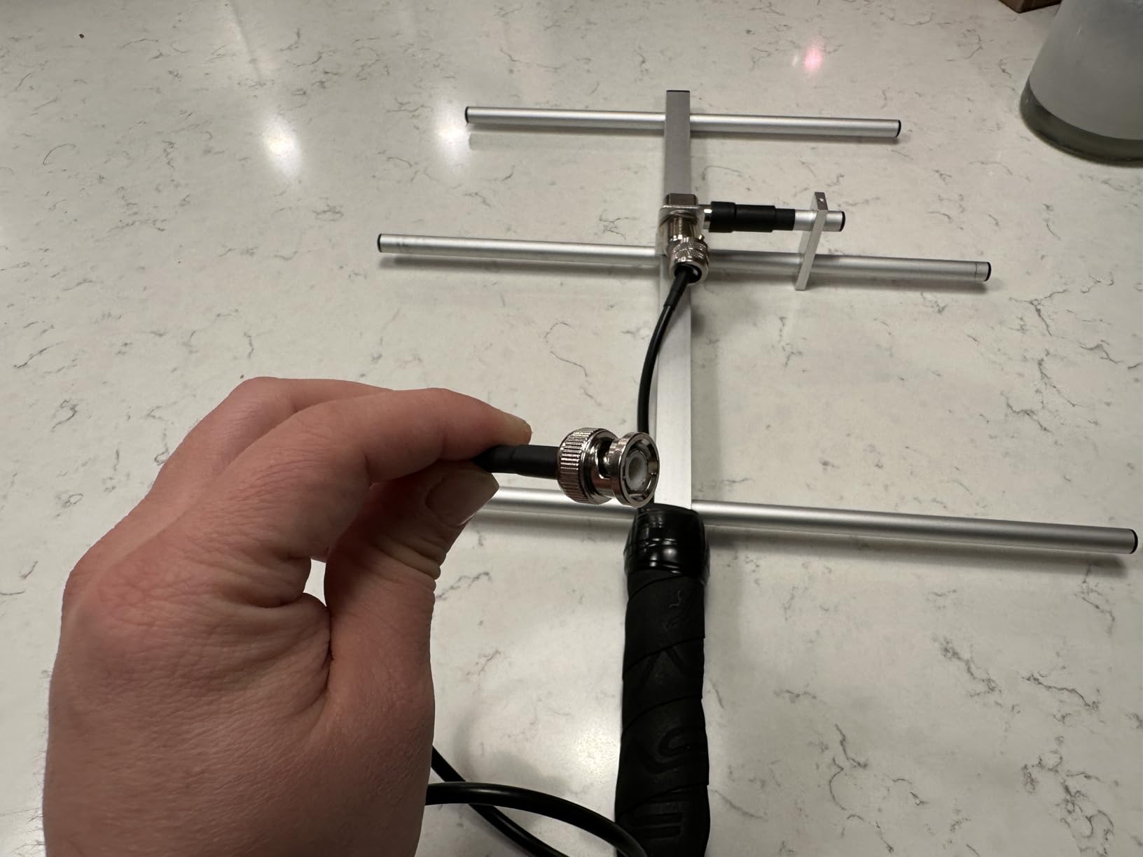 TWAYRDIO Yagi Antenna UHF 400-470Mhz, High Gain Outdoor GMRS Vertical Base Antenna, 7dBi Receiver Directional Yagi for Ham Radio, Repeater System customer photo 1