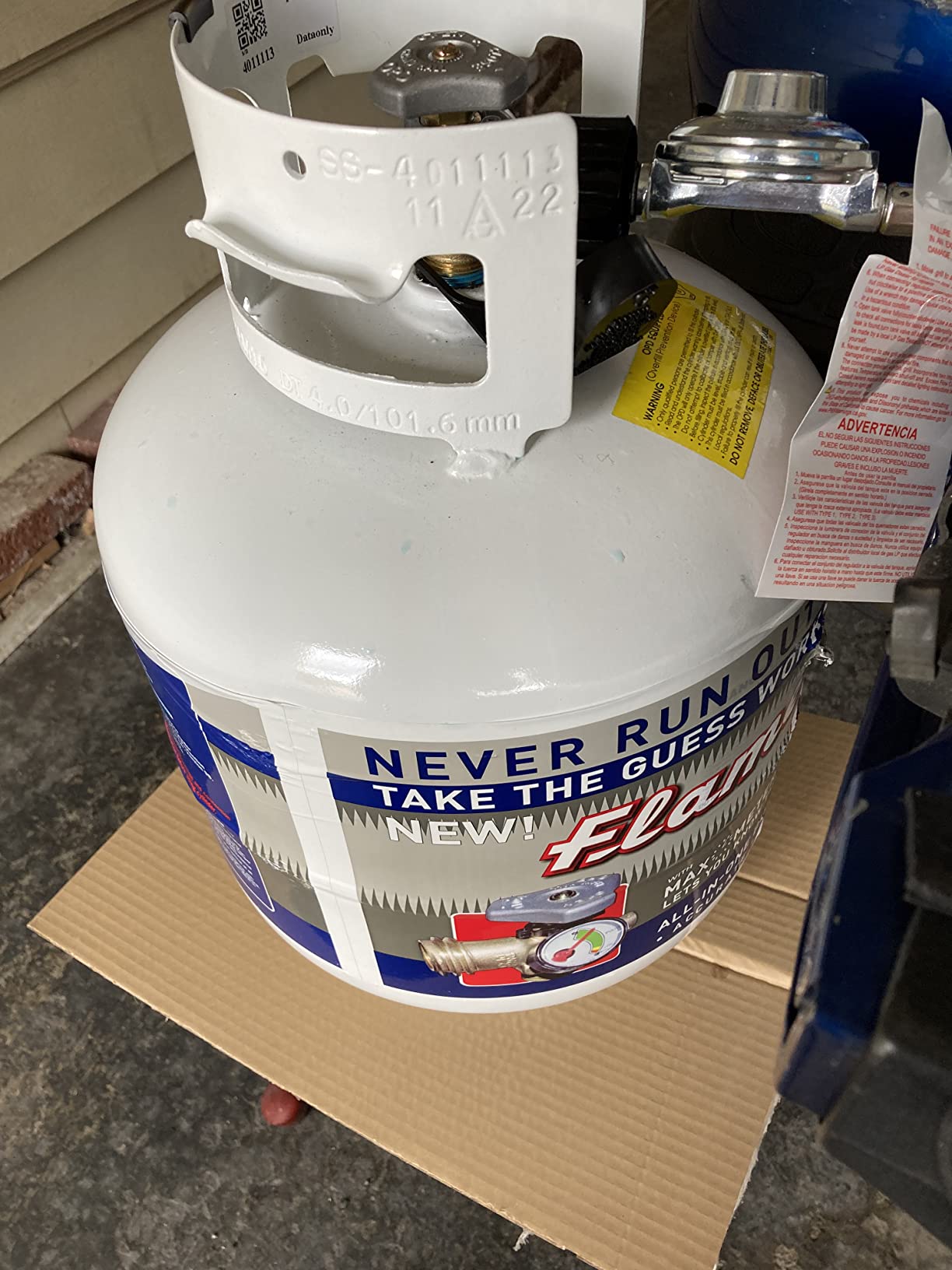 Flame King YSN230b 20 Pound Steel Propane Tank Cylinder with OPD Valve and Built-in Gauge, 20 lb Vertical customer photo 1