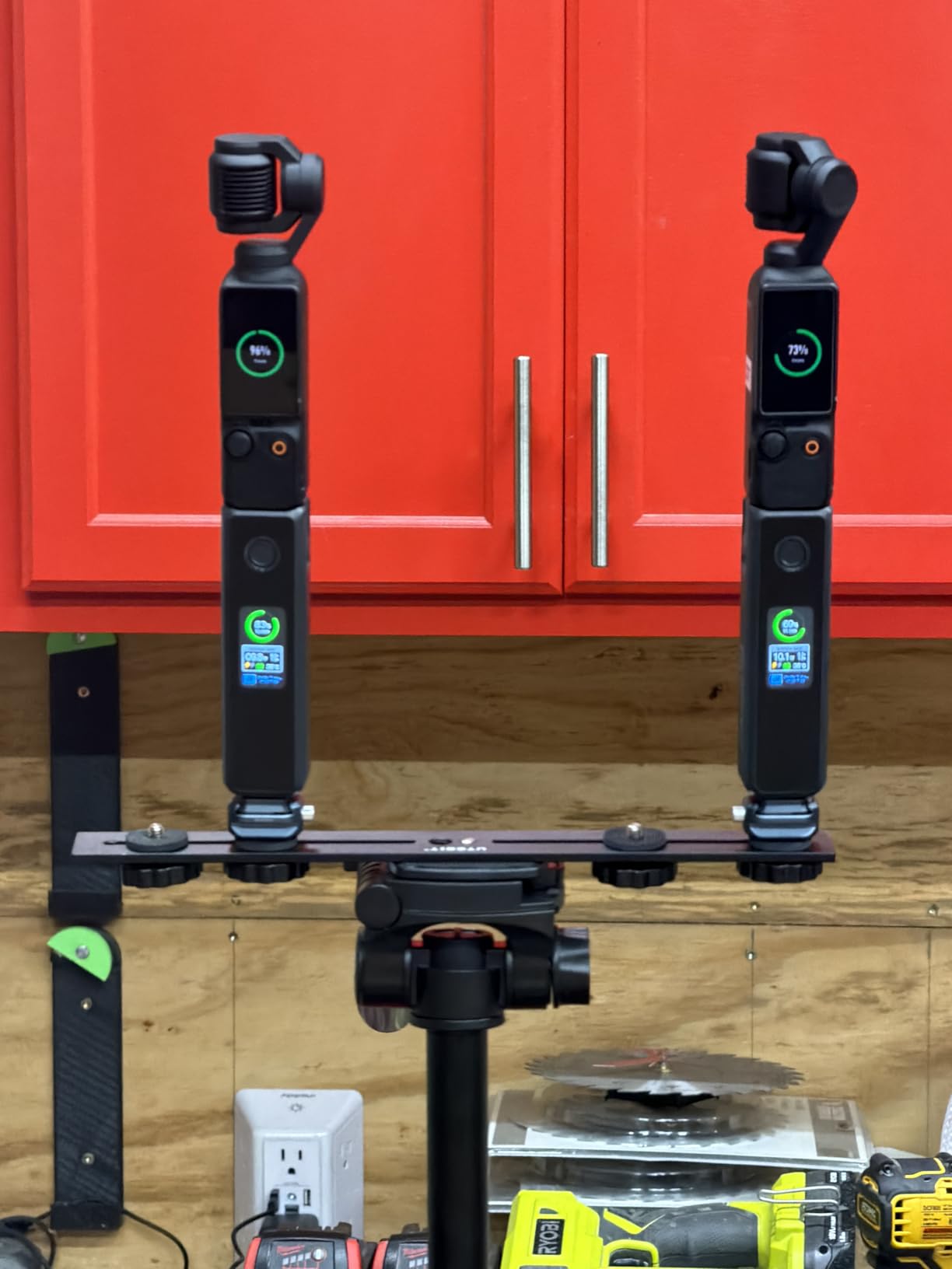 UTEBIT 11 inch Flash Bracket, Long Dual Camera Mount Flash Bracket Extension Bar with 1/4 Hot Shoe, Straight Flash Brackets 1/4- 3/8 Thread Hole Tripod Mount for Camera/LED Light/Microphone customer photo 1