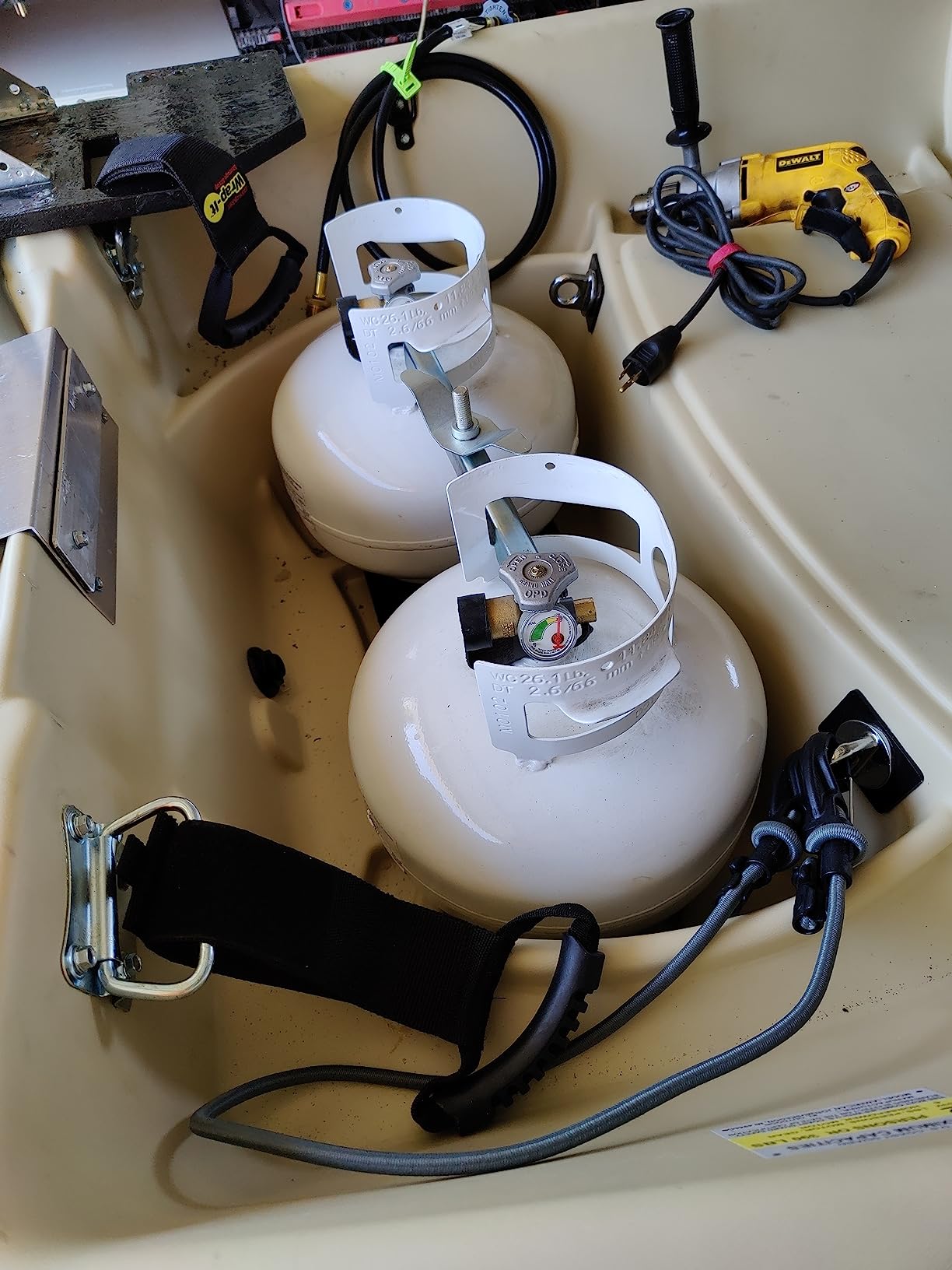 Flame King YSN11SQT 11 Pound Propane Tank Cylinder Squatty with Type 1 OPD Valve, White customer photo 2