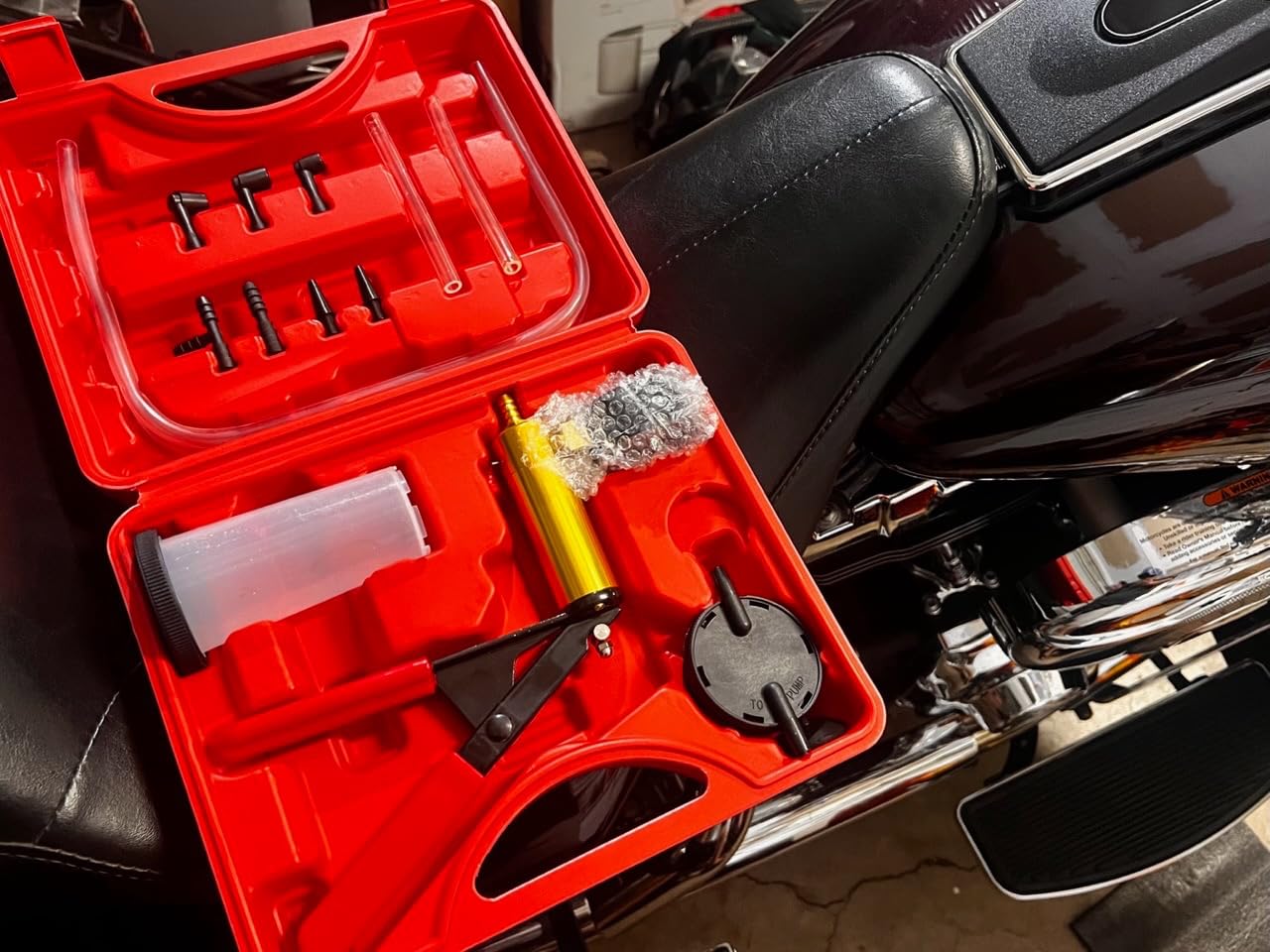 Yonligonju Brake Bleeder Kit with Hand Vacuum Pump with Gauge Adapters customer photo 1