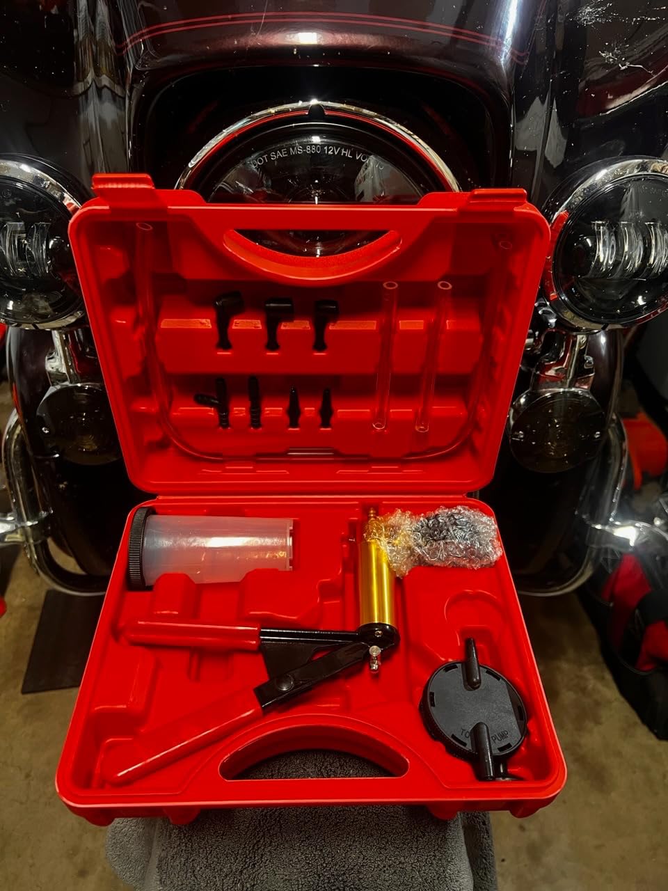 Yonligonju Brake Bleeder Kit with Hand Vacuum Pump with Gauge Adapters customer photo 2