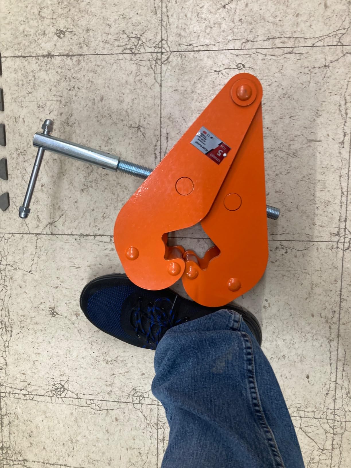 Vertical Beam Clamp 4400lbs/2 ton Capacity 3-9Inch Opening Range Beam Clamps for Rigging Heavy Duty Steel Beam Clamp Tool Easy to use beam clamp tool, Orange(4400lbs) customer photo 1