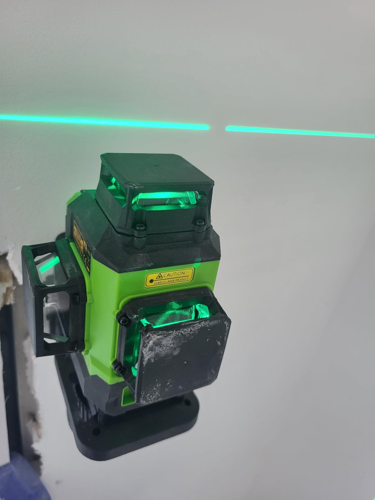 Huepar Laser Level 360 Self Leveling, Rechargeable Green Laser 4x360° Cross Line Lazer Leveler 4D Level Laser Tool for Construction with Two Li-ion Batteries, Magnetic Bracket & Hard Carry Case -LS04CG customer photo 1