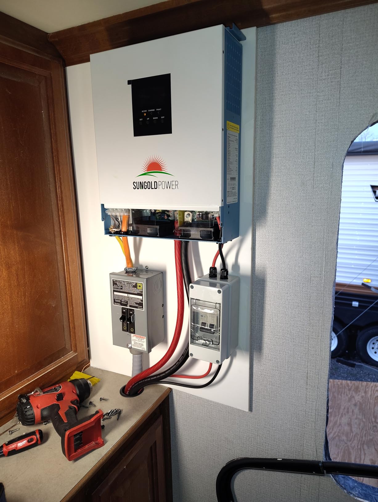 3000W DC 24V Pure Sine Wave Inverter with 80A MPPT Solar Charger, 40A AC Battery Charger, Solar Inverter Charger by SunGoldPower customer photo 1
