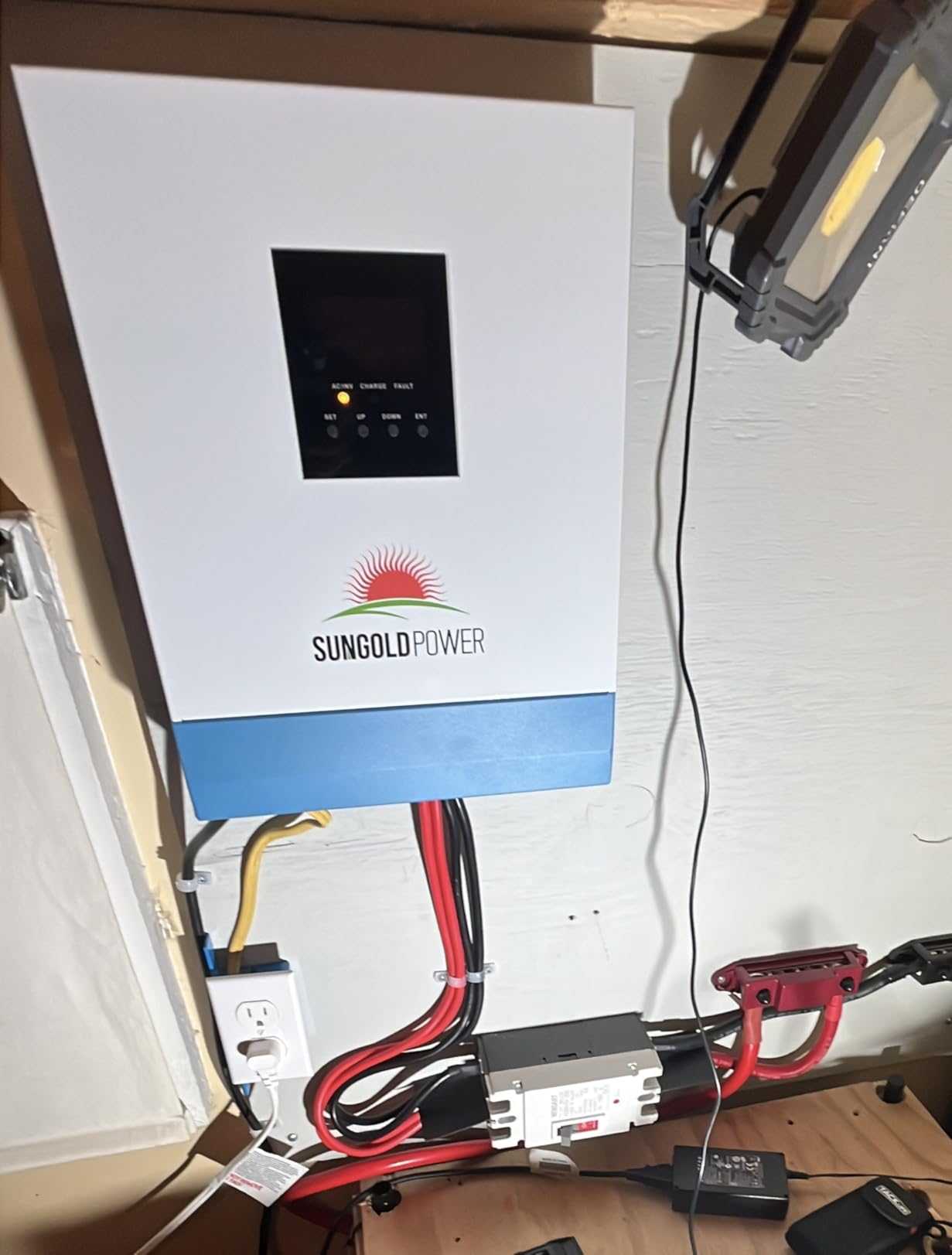 3000W DC 24V Pure Sine Wave Inverter with 80A MPPT Solar Charger, 40A AC Battery Charger, Solar Inverter Charger by SunGoldPower customer photo 2