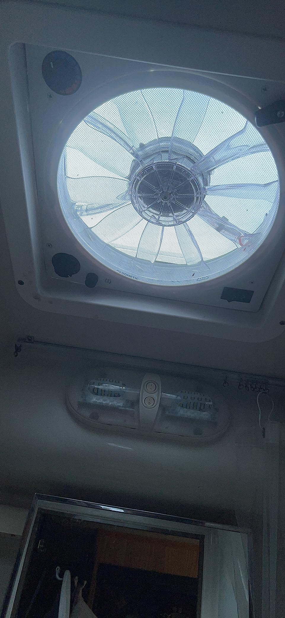 Dometic Fan-Tastic 1200 Series (1250, White) RV Roof Vent Fan customer photo 2