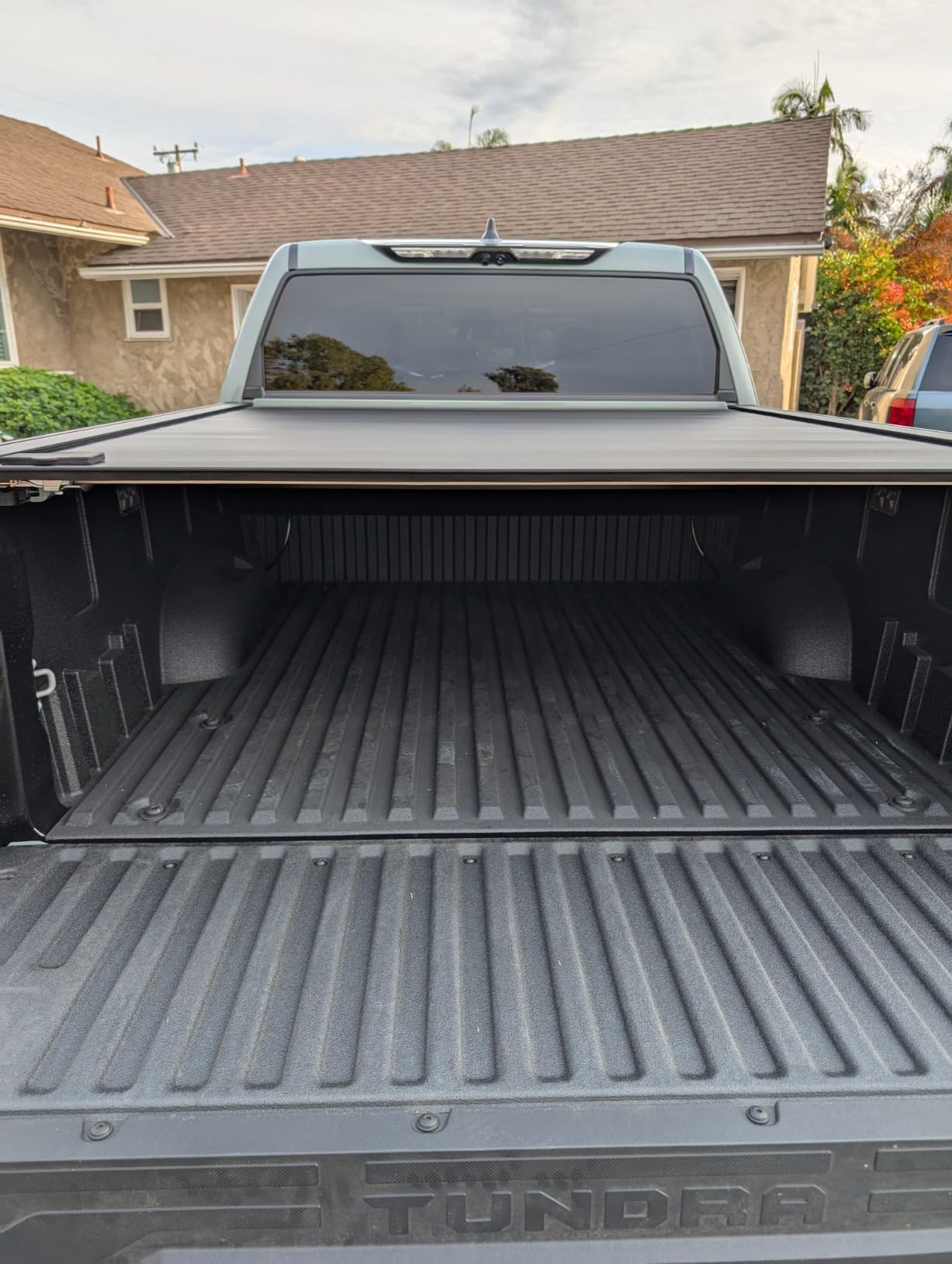 RealTruck Retrax RetraxPRO XR Retractable Truck Bed Tonneau Cover | T-80861 | Fits 2022-2025 Toyota Tundra w/ Deck Rail System 5' 7