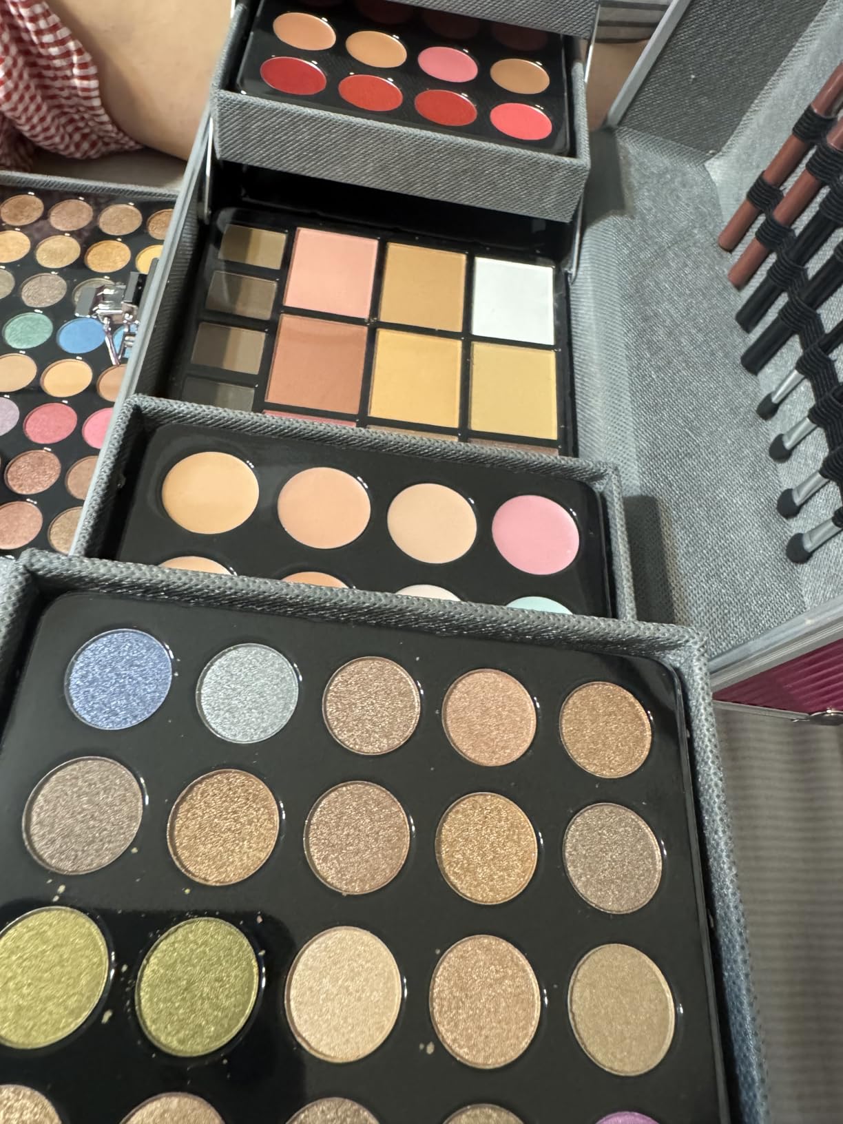 UNIFULL 190 Colors Makeup Pallet,Professional Makeup Kit for Women Full Kit,All in One Makeup Sets for Women&Beginner,include Eyeshadow,Lipstick,Compact Powder,Eyeliner,Concealer(004-Black) customer photo 2